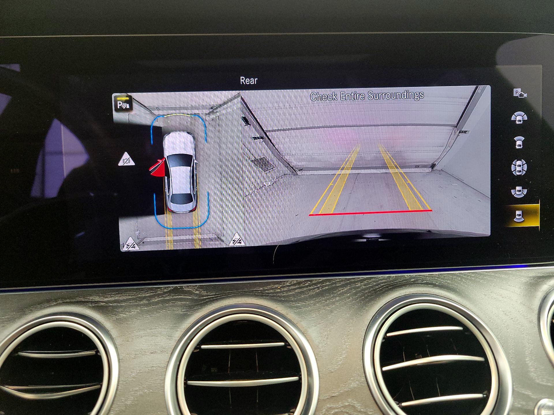 Thumbnail: 2022 Mercedes-Benz E-Class - 15