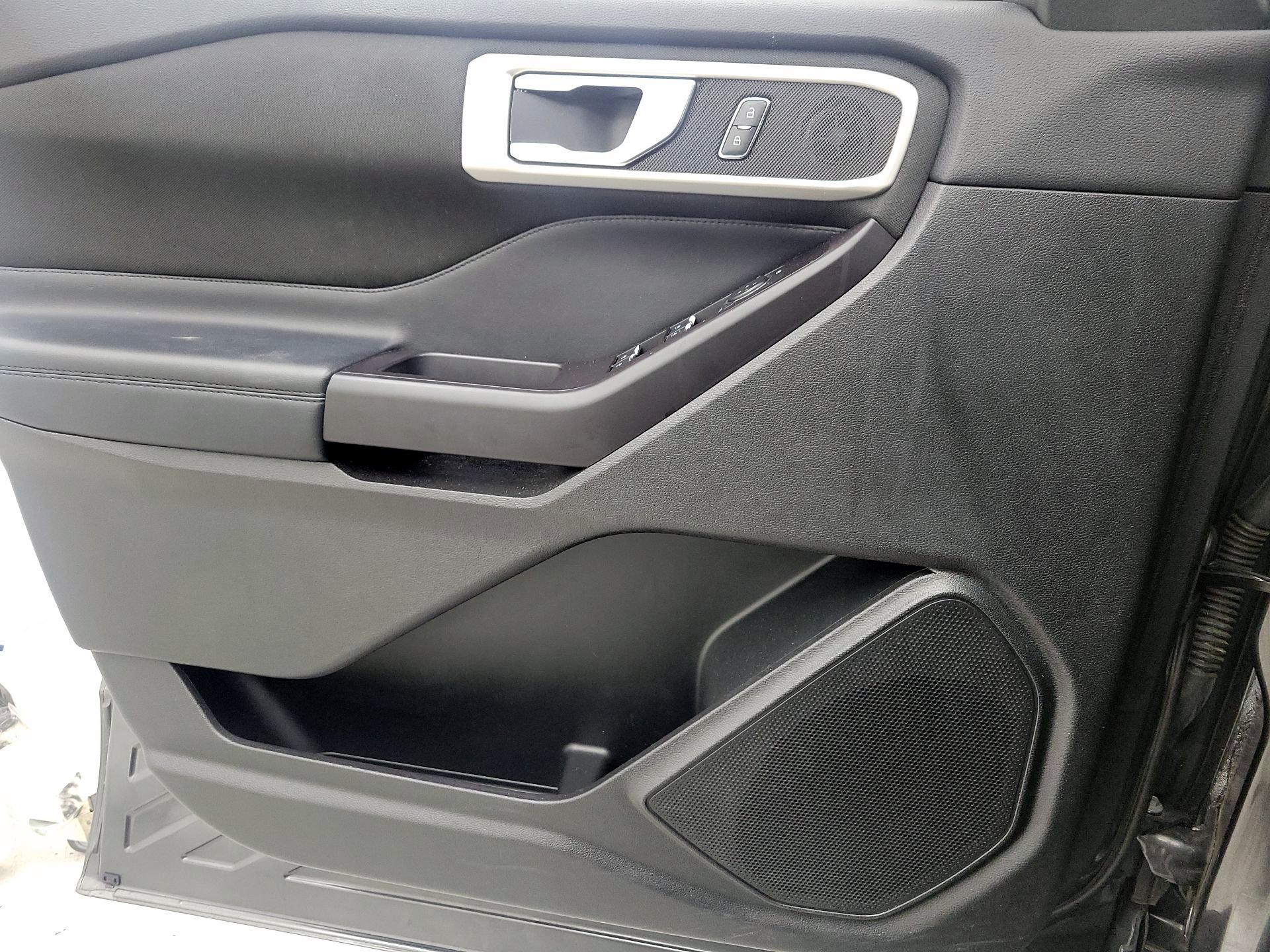 Thumbnail: 2020 Ford Explorer - 12