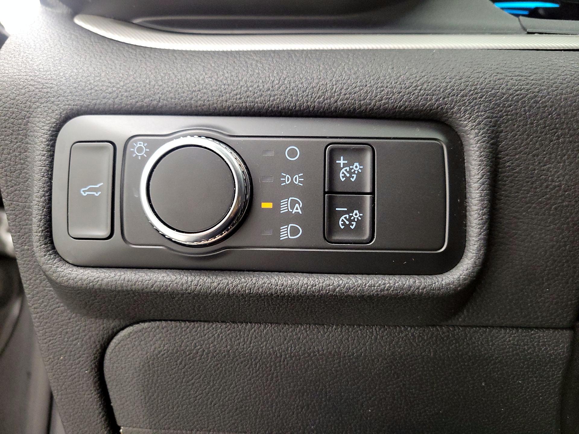 Thumbnail: 2020 Ford Explorer - 13