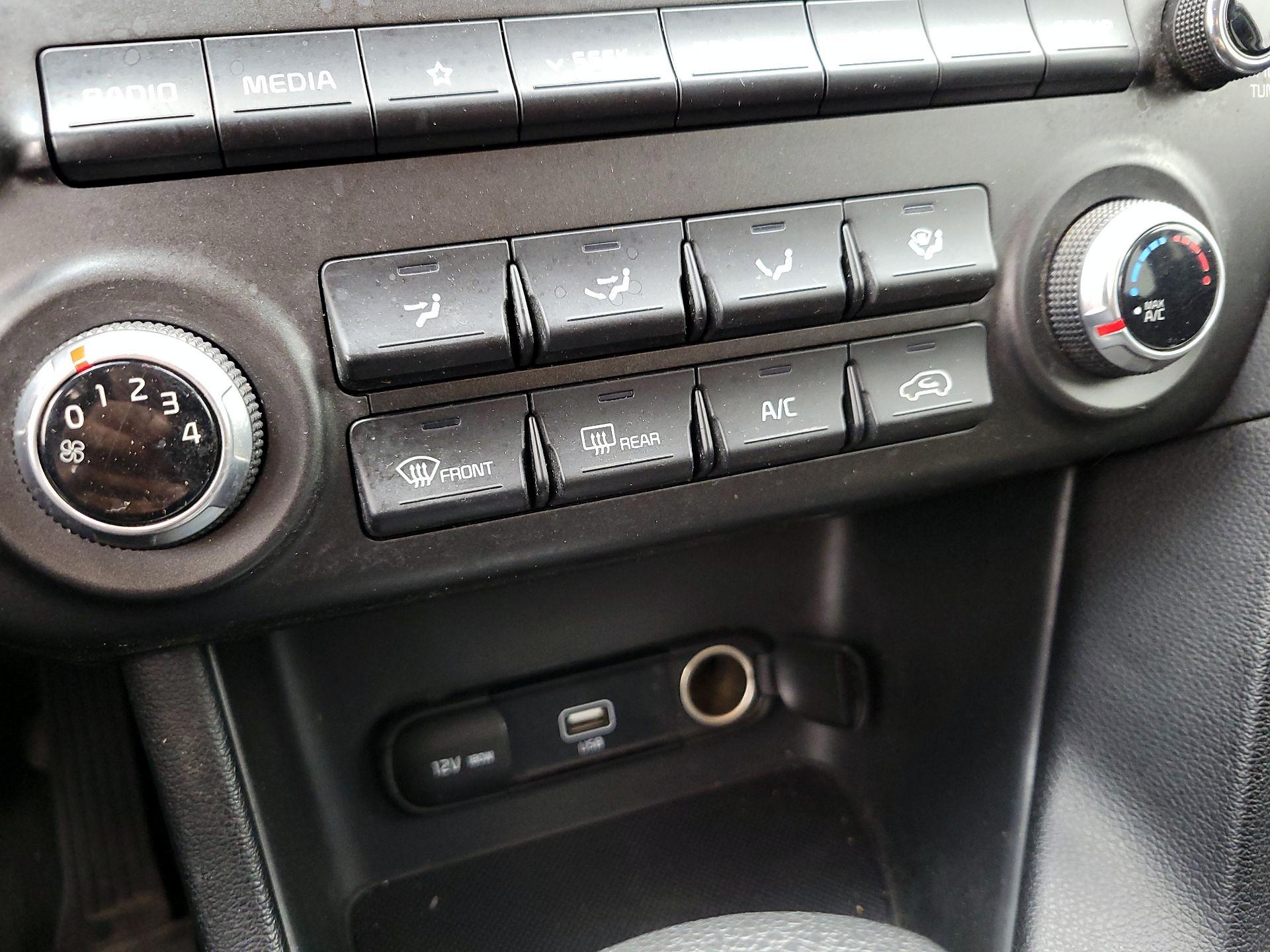 Thumbnail: 2021 Kia Sportage - 16