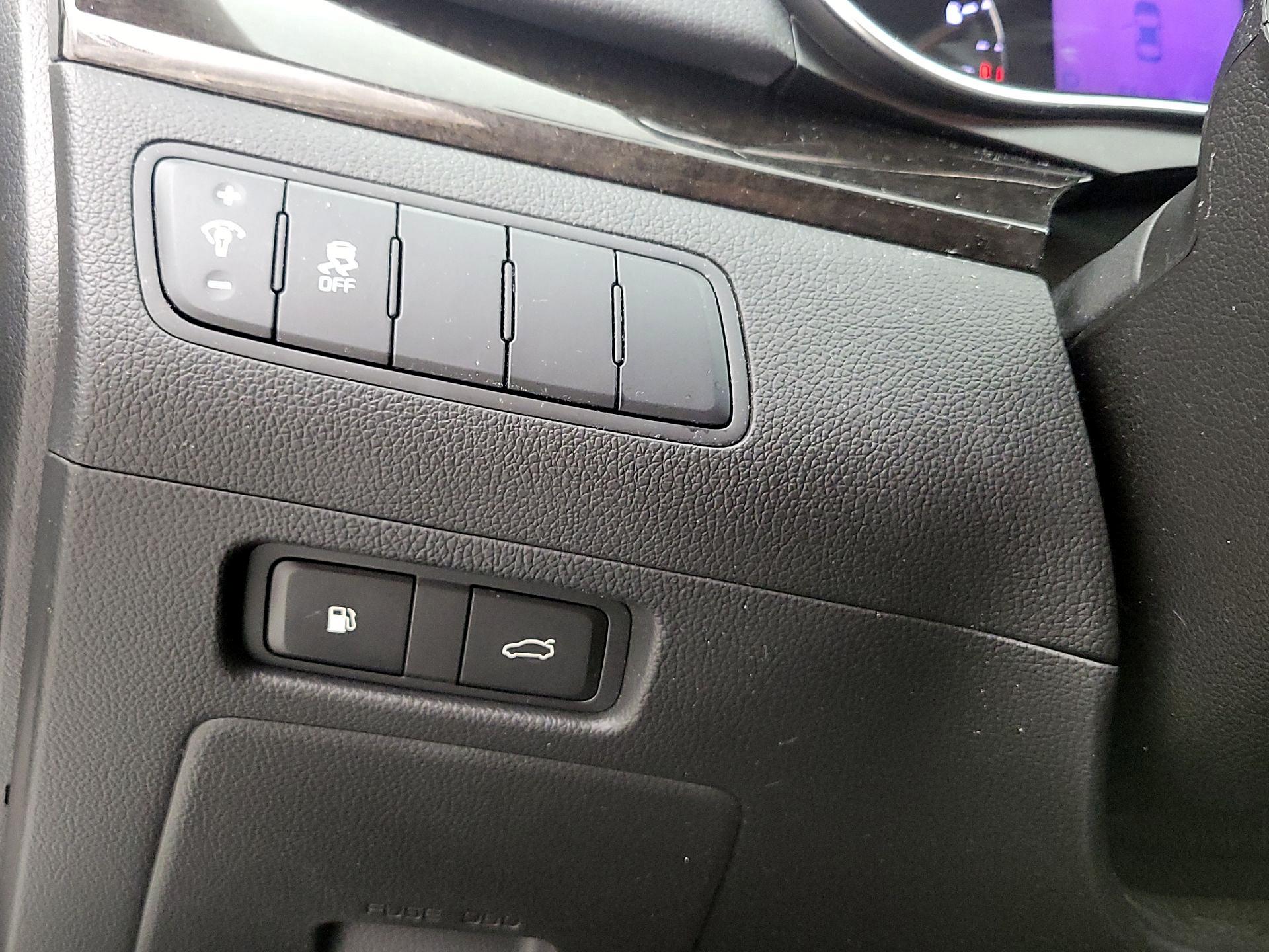 Thumbnail: 2014 Kia Cadenza - 13