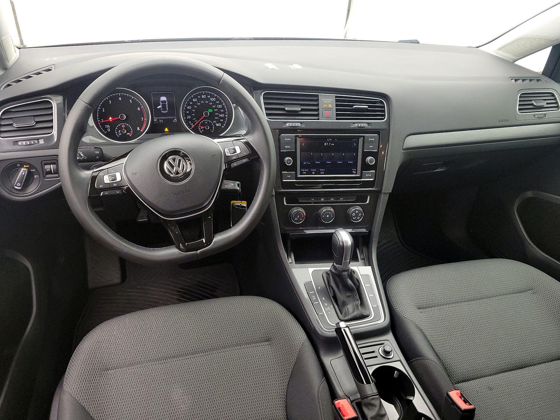 Thumbnail: 2019 Volkswagen Golf - 9
