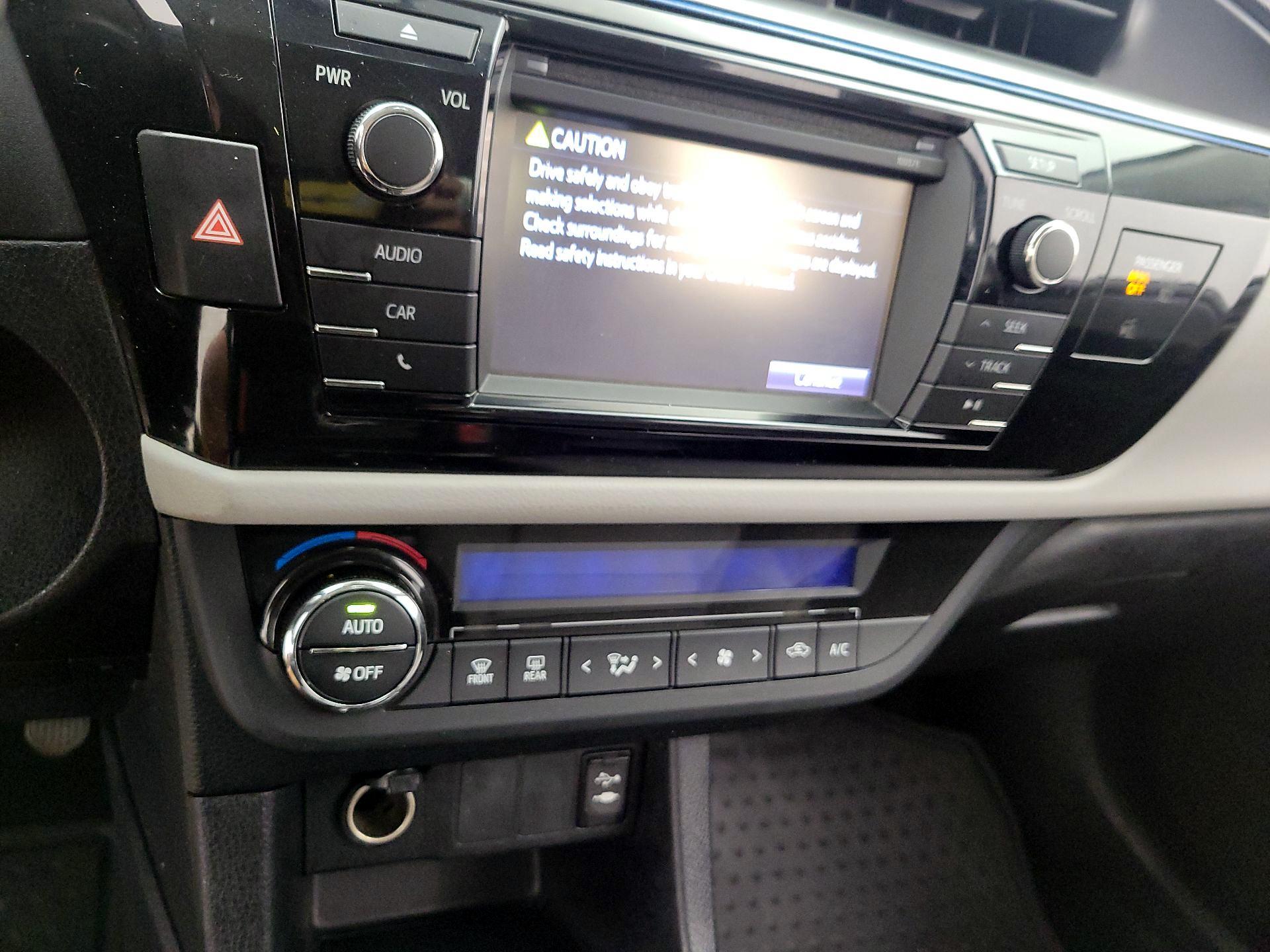 Thumbnail: 2016 Toyota Corolla - 16