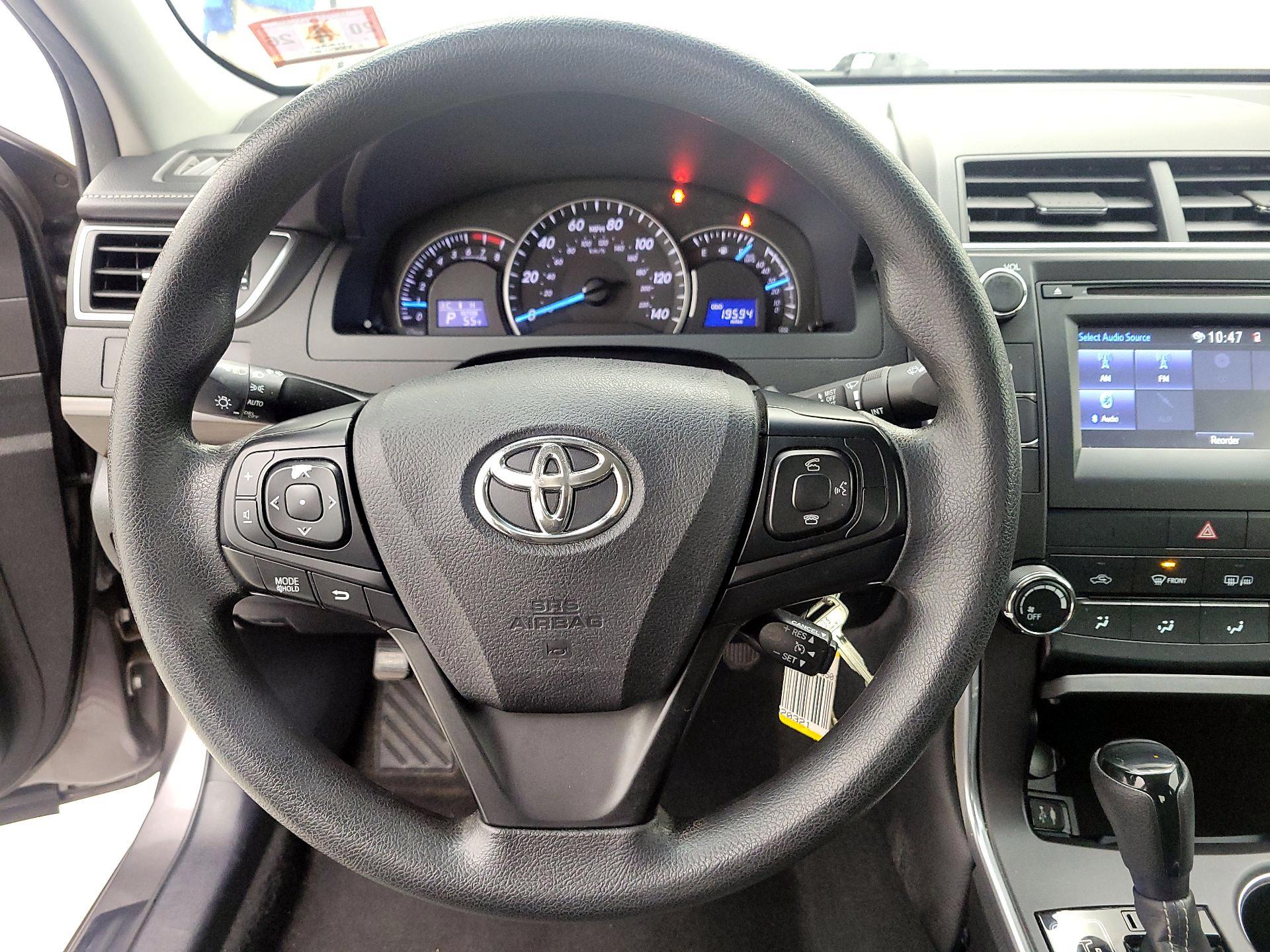 Thumbnail: 2015 Toyota Camry - 10