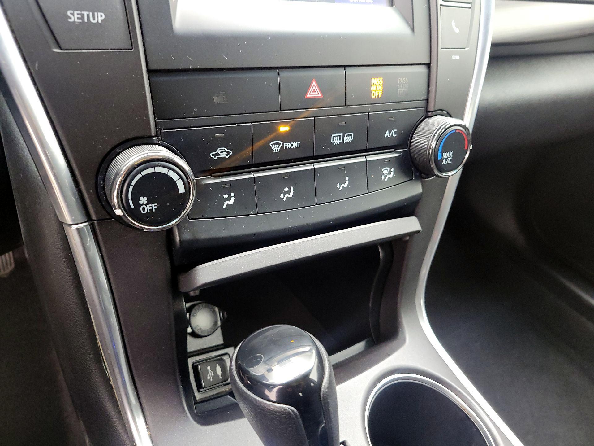 Thumbnail: 2015 Toyota Camry - 15