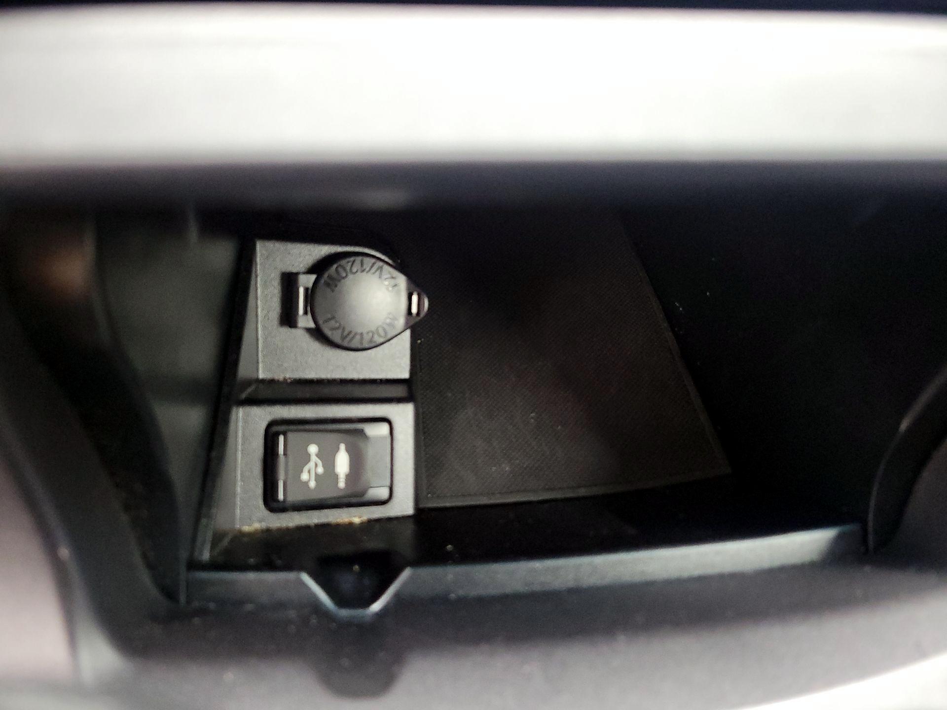 Thumbnail: 2015 Toyota Camry - 17