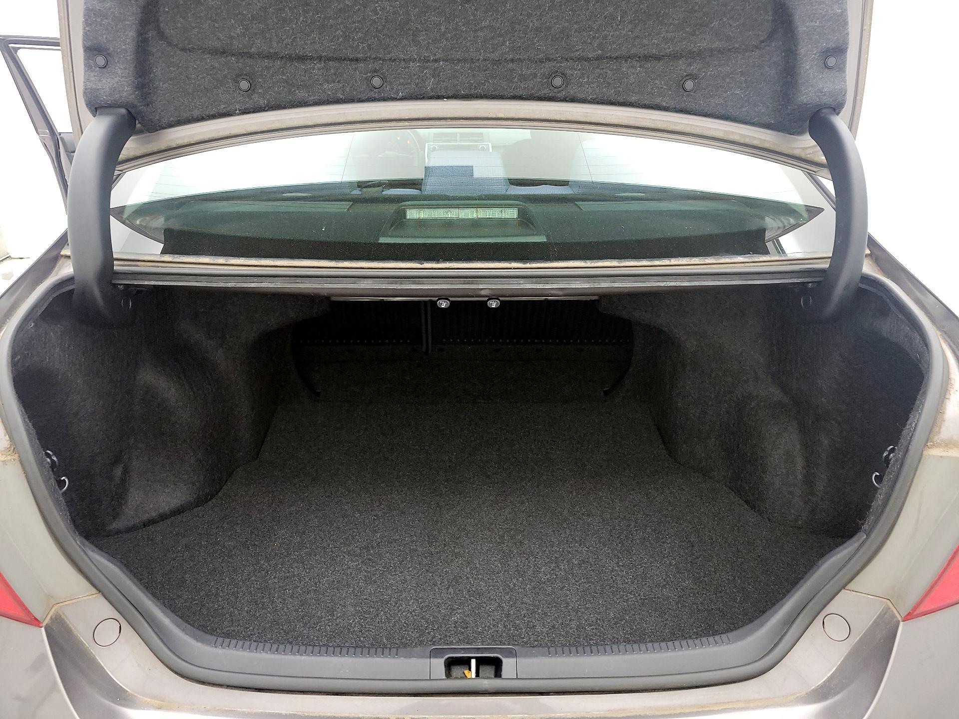 Thumbnail: 2015 Toyota Camry - 19