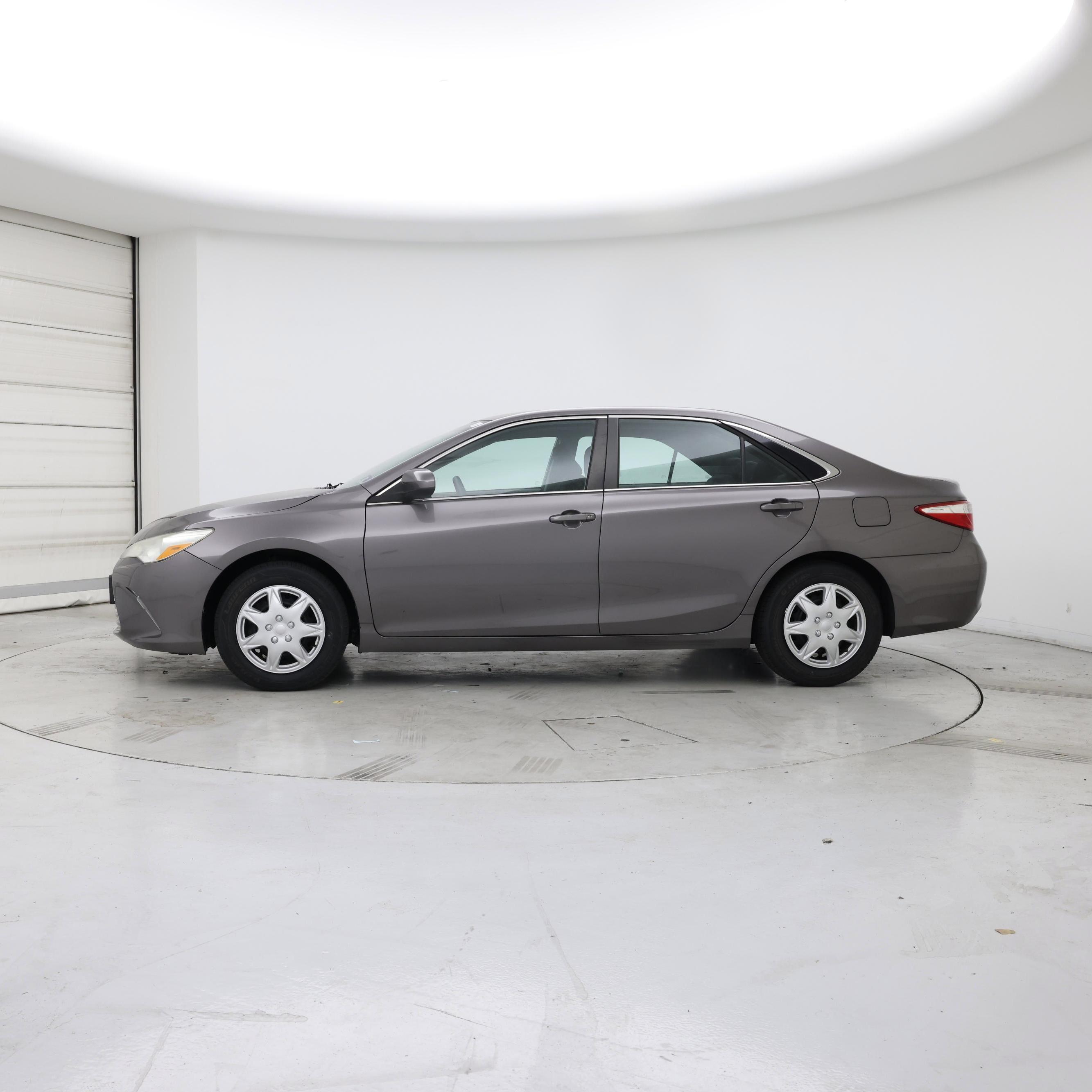 Thumbnail: 2015 Toyota Camry - 3