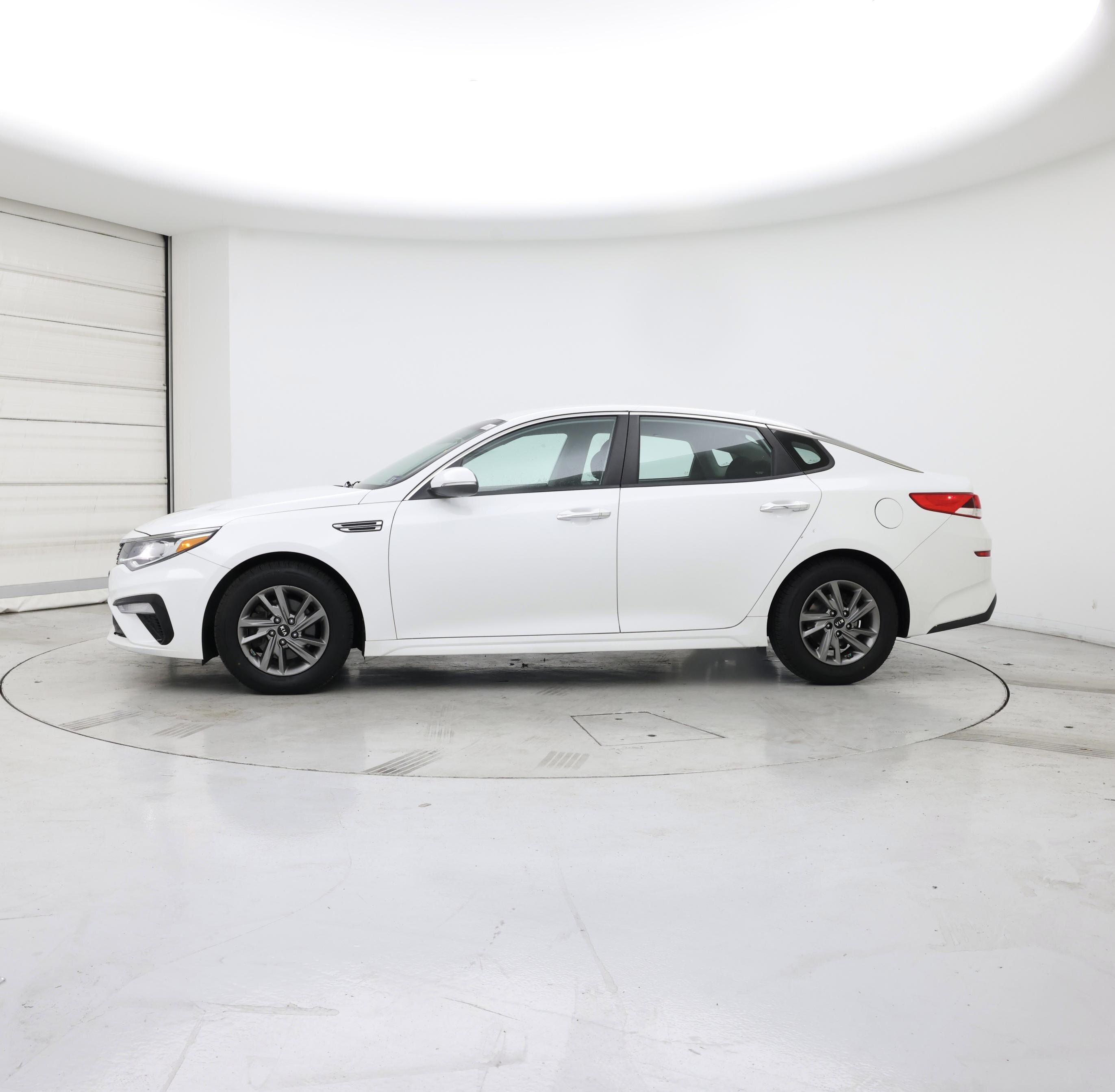 Thumbnail: 2019 Kia Optima - 3