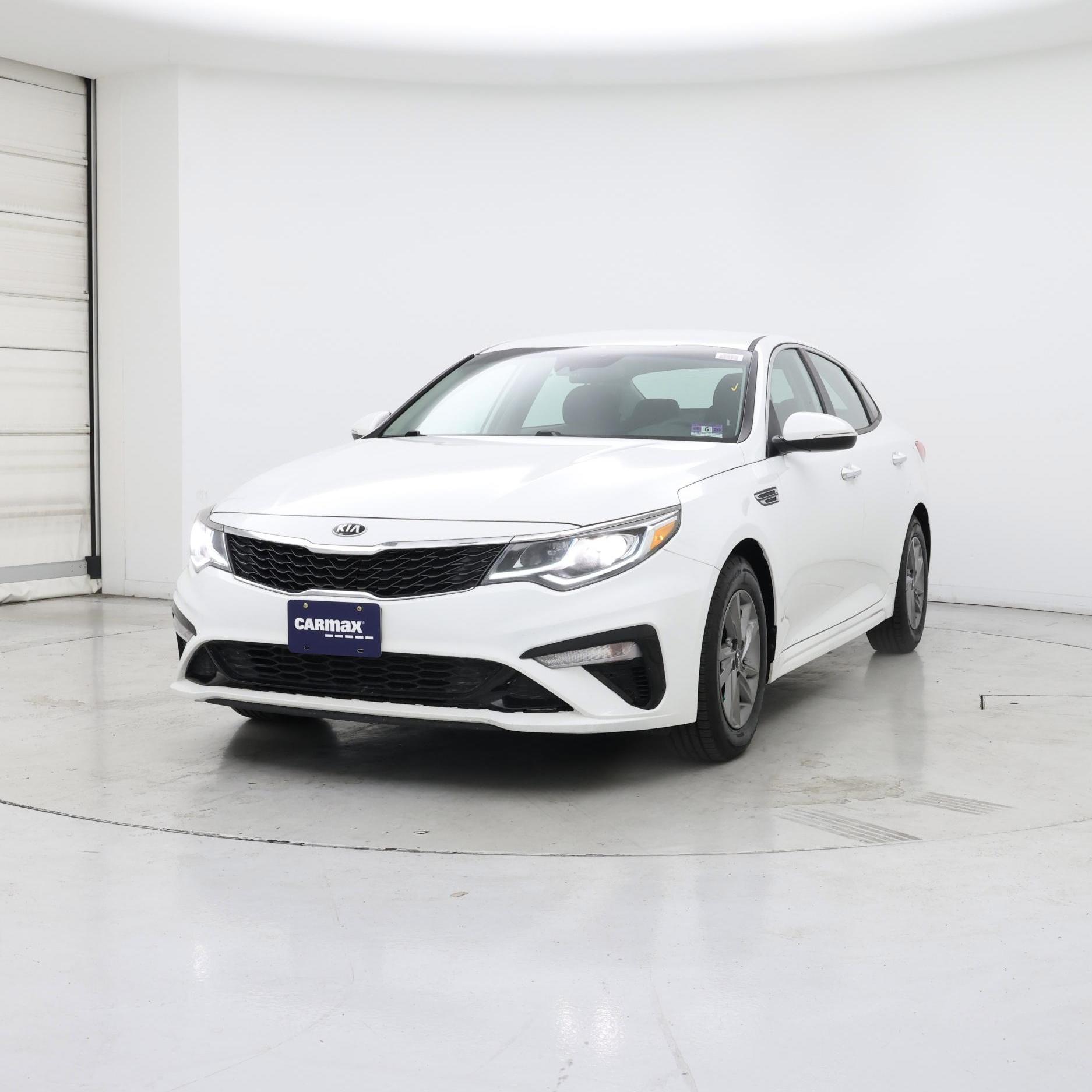Thumbnail: 2019 Kia Optima - 4