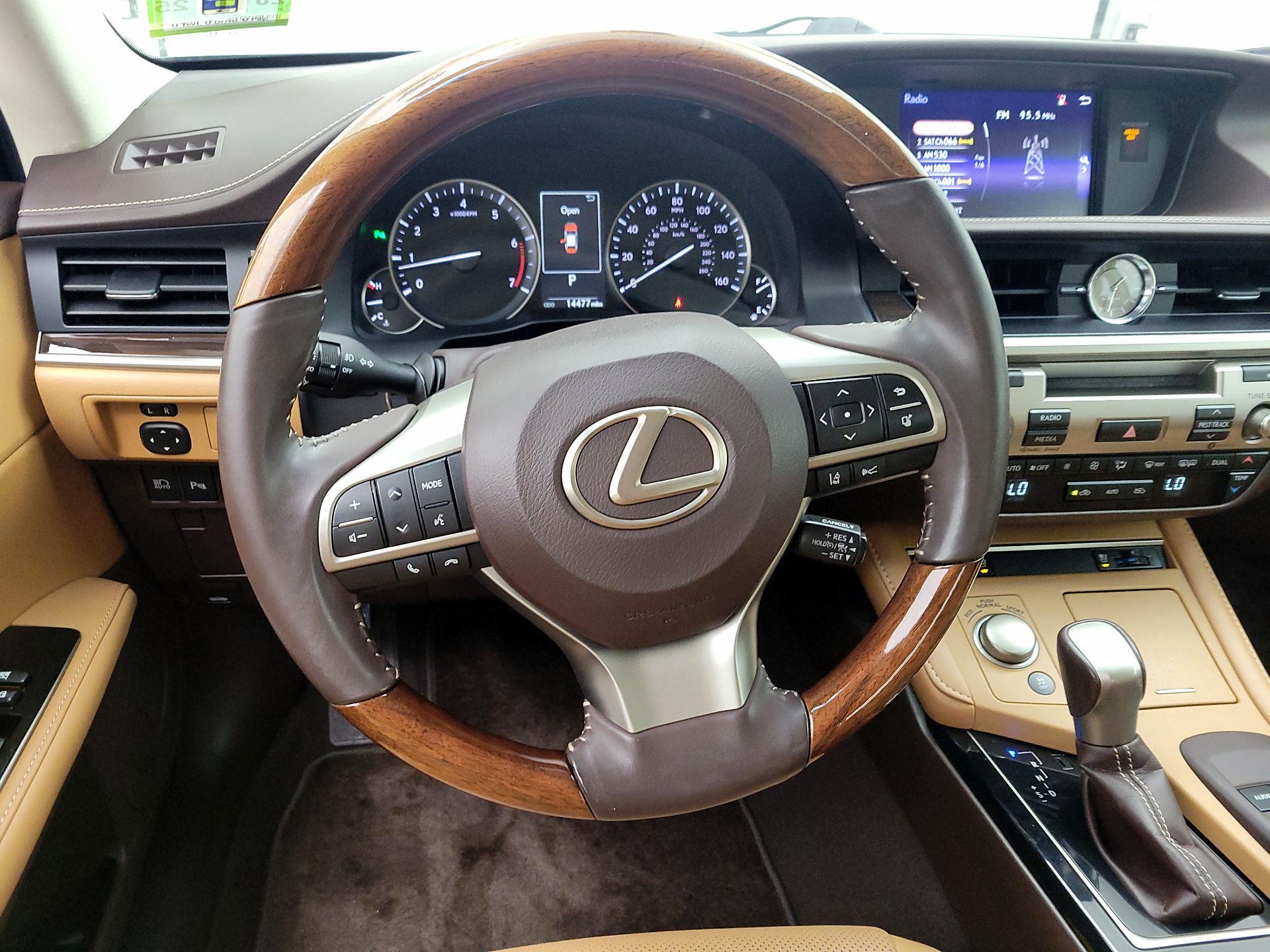 Thumbnail: 2018 Lexus ES - 10