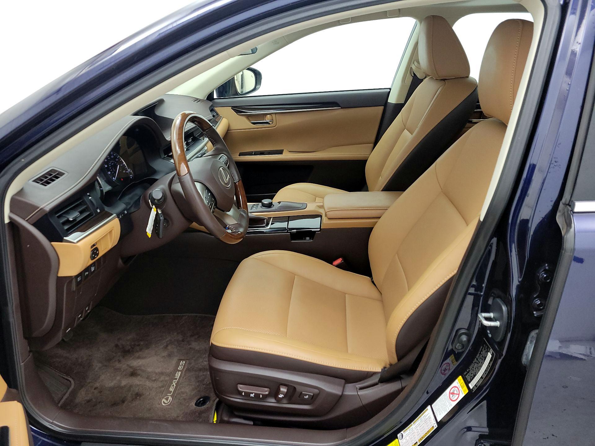 Thumbnail: 2018 Lexus ES - 11