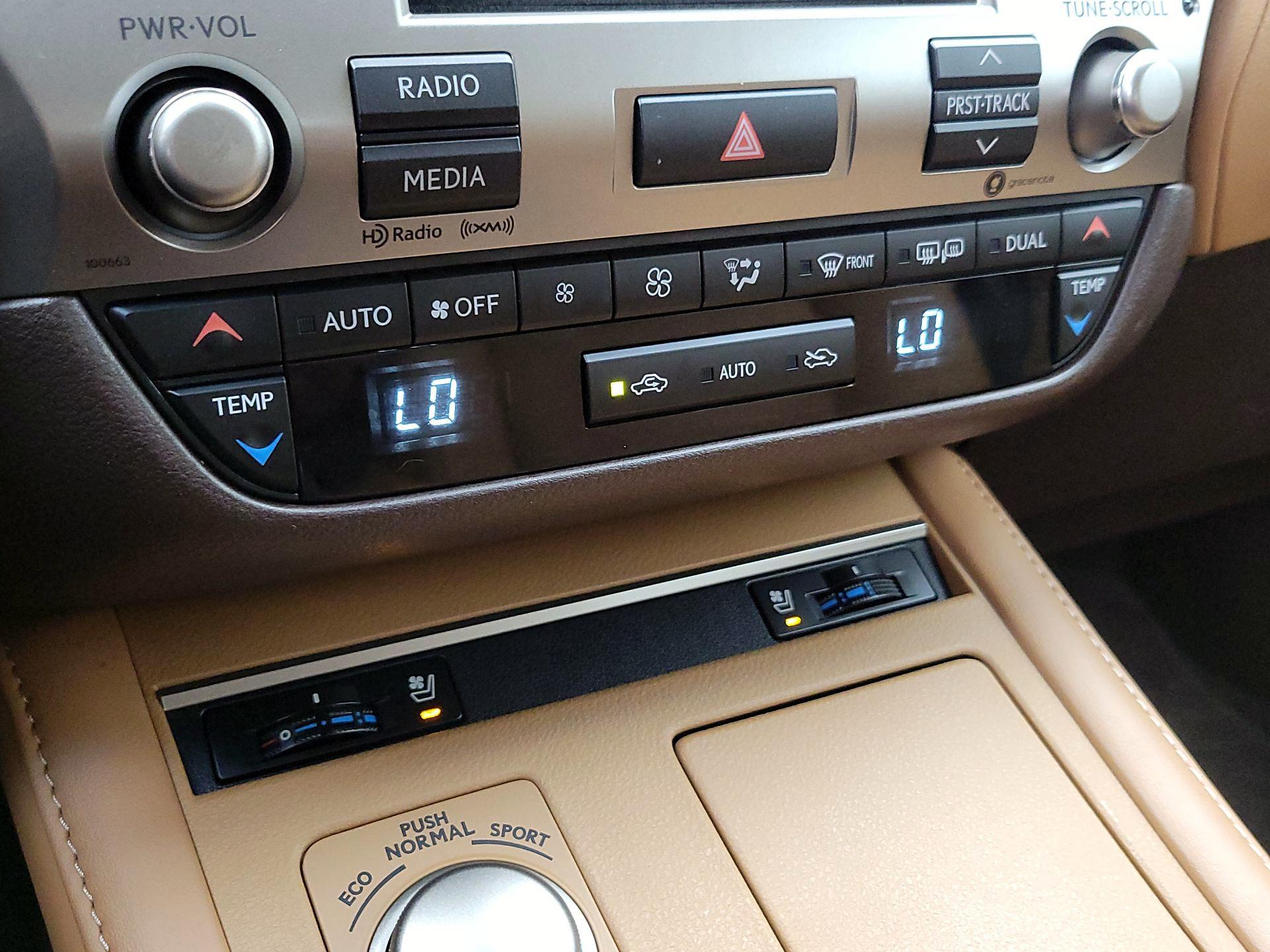 Thumbnail: 2018 Lexus ES - 16