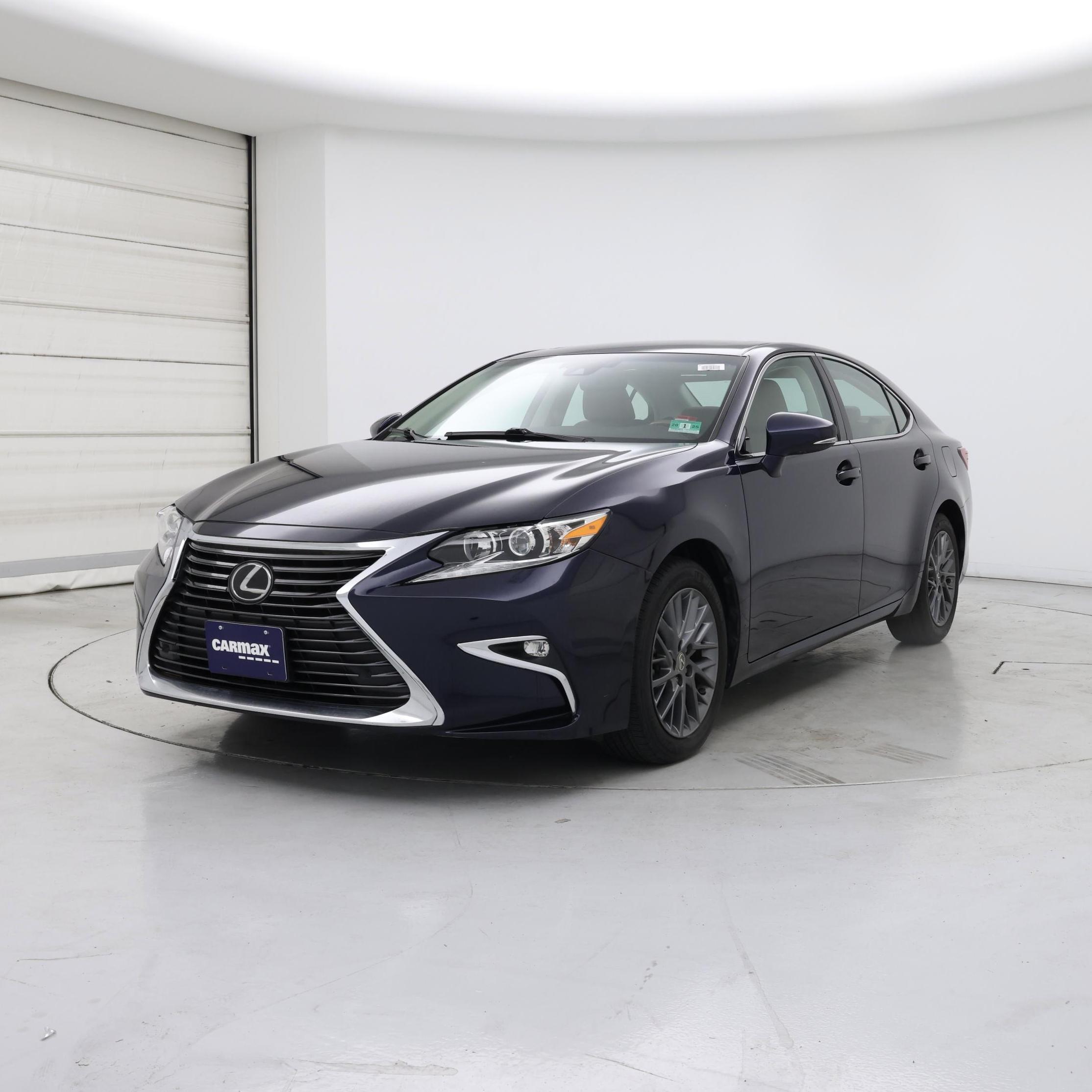 Thumbnail: 2018 Lexus ES - 4
