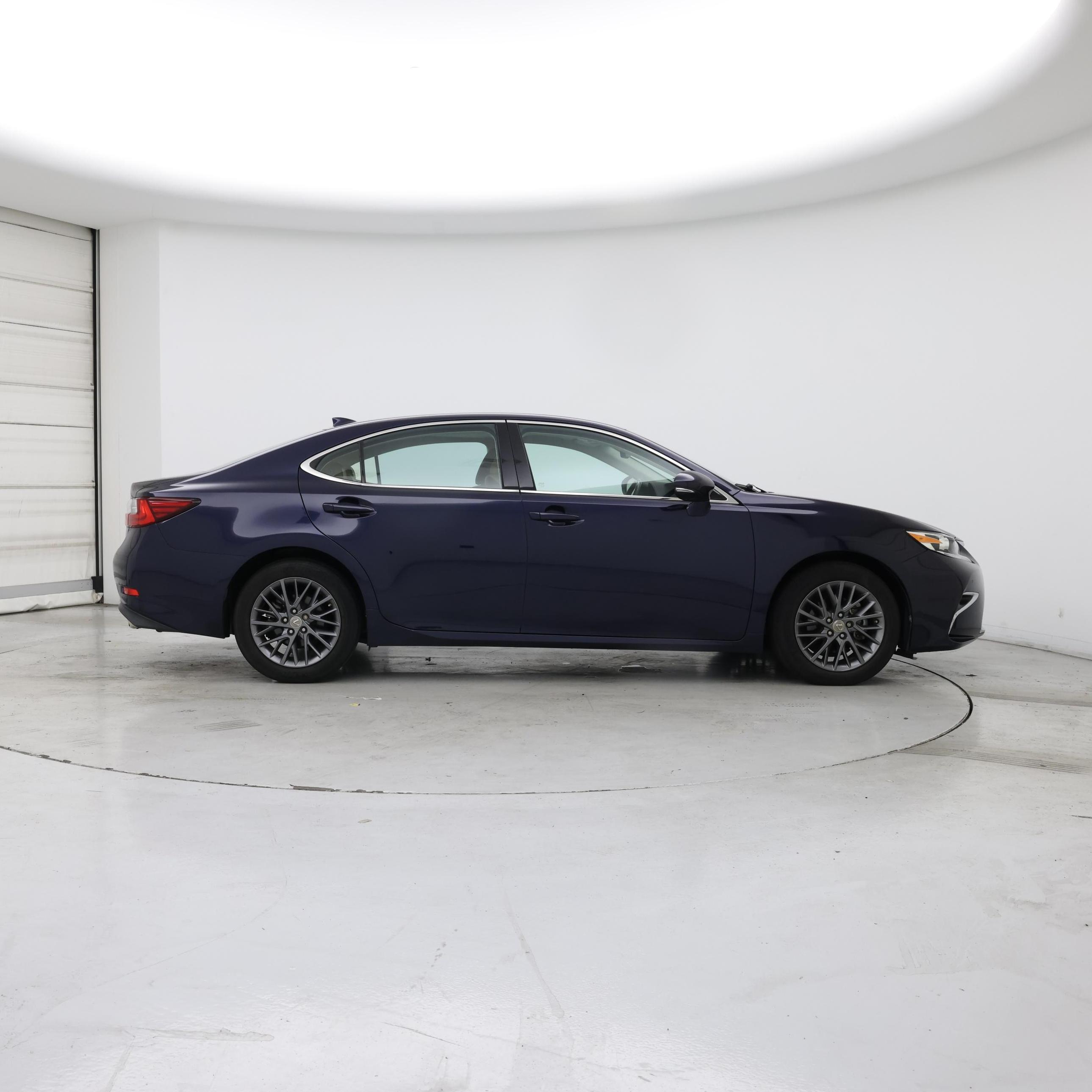 Thumbnail: 2018 Lexus ES - 7