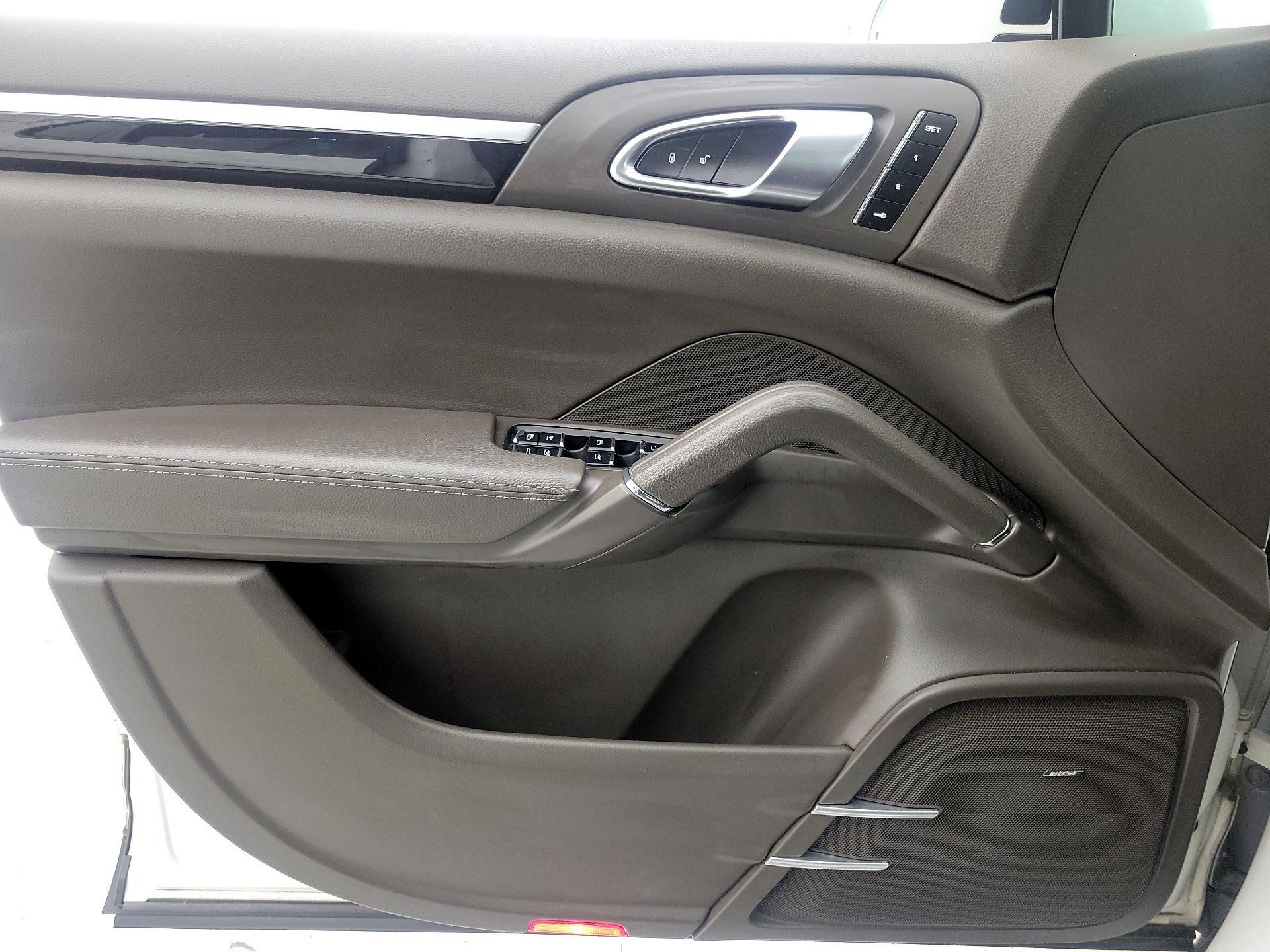 Thumbnail: 2018 Porsche Cayenne - 14