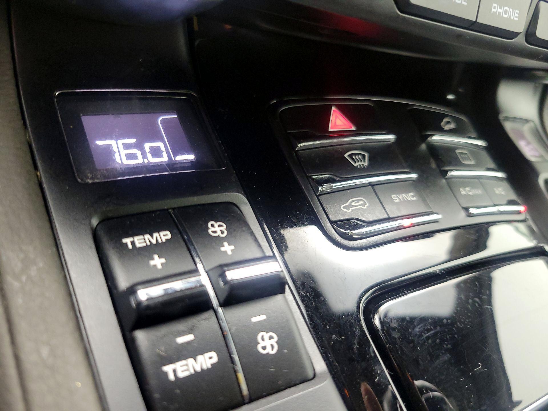 Thumbnail: 2018 Porsche Cayenne - 17