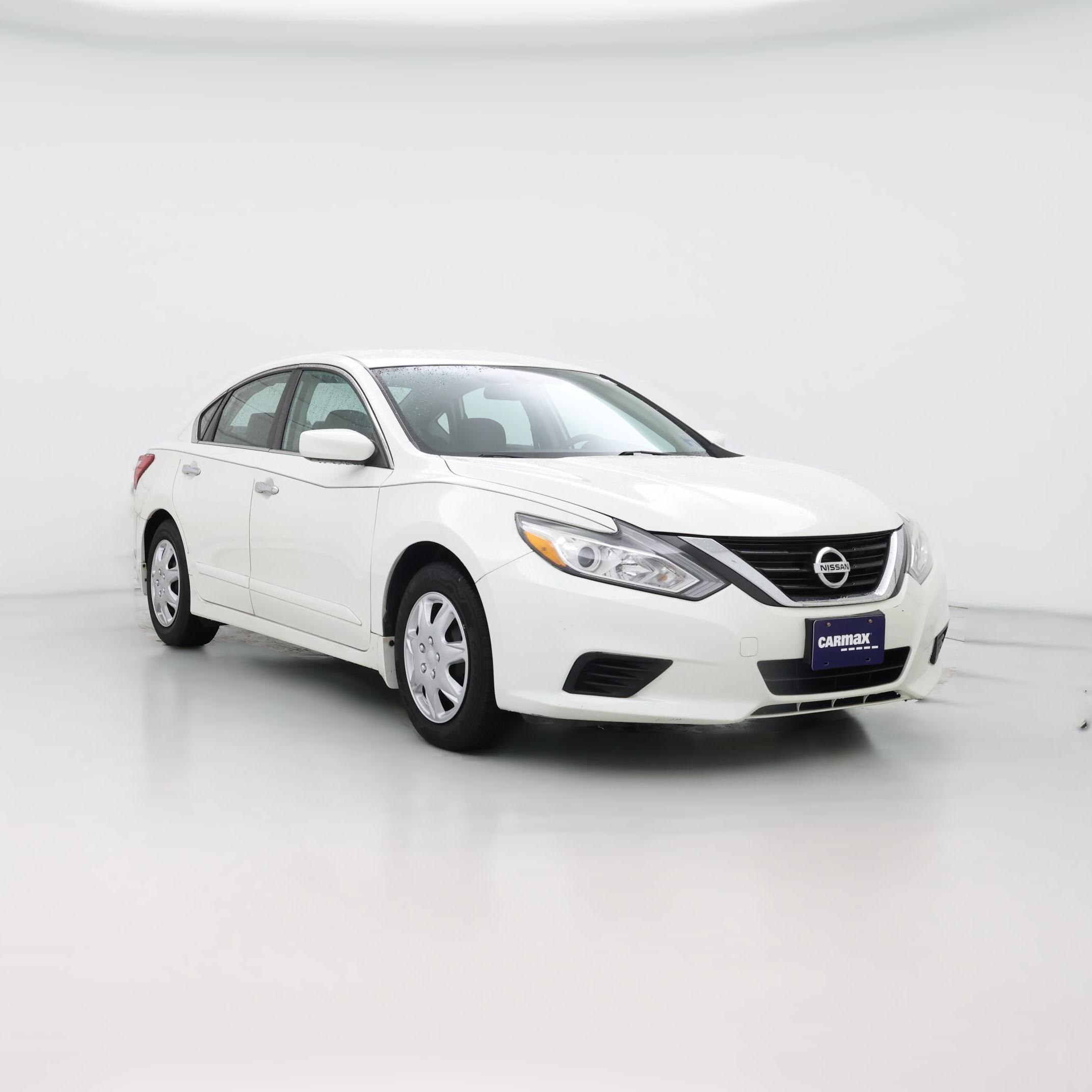 Thumbnail: 2016 Nissan Altima - 1