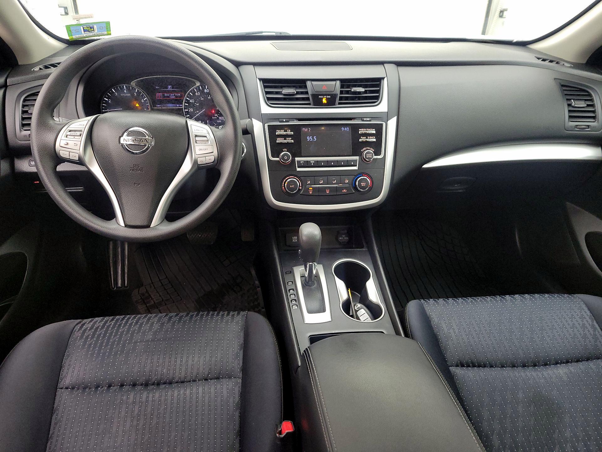 Thumbnail: 2016 Nissan Altima - 9