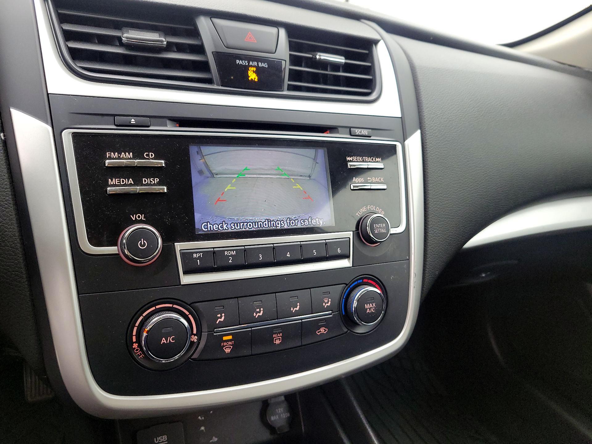 Thumbnail: 2016 Nissan Altima - 14