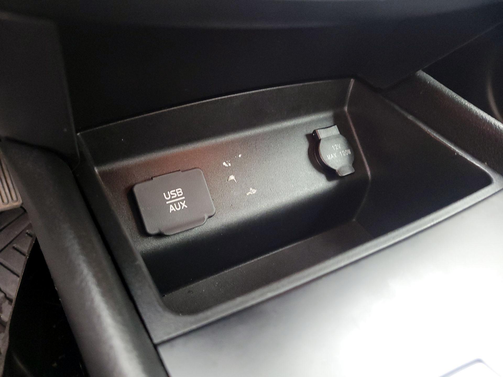 Thumbnail: 2016 Nissan Altima - 18