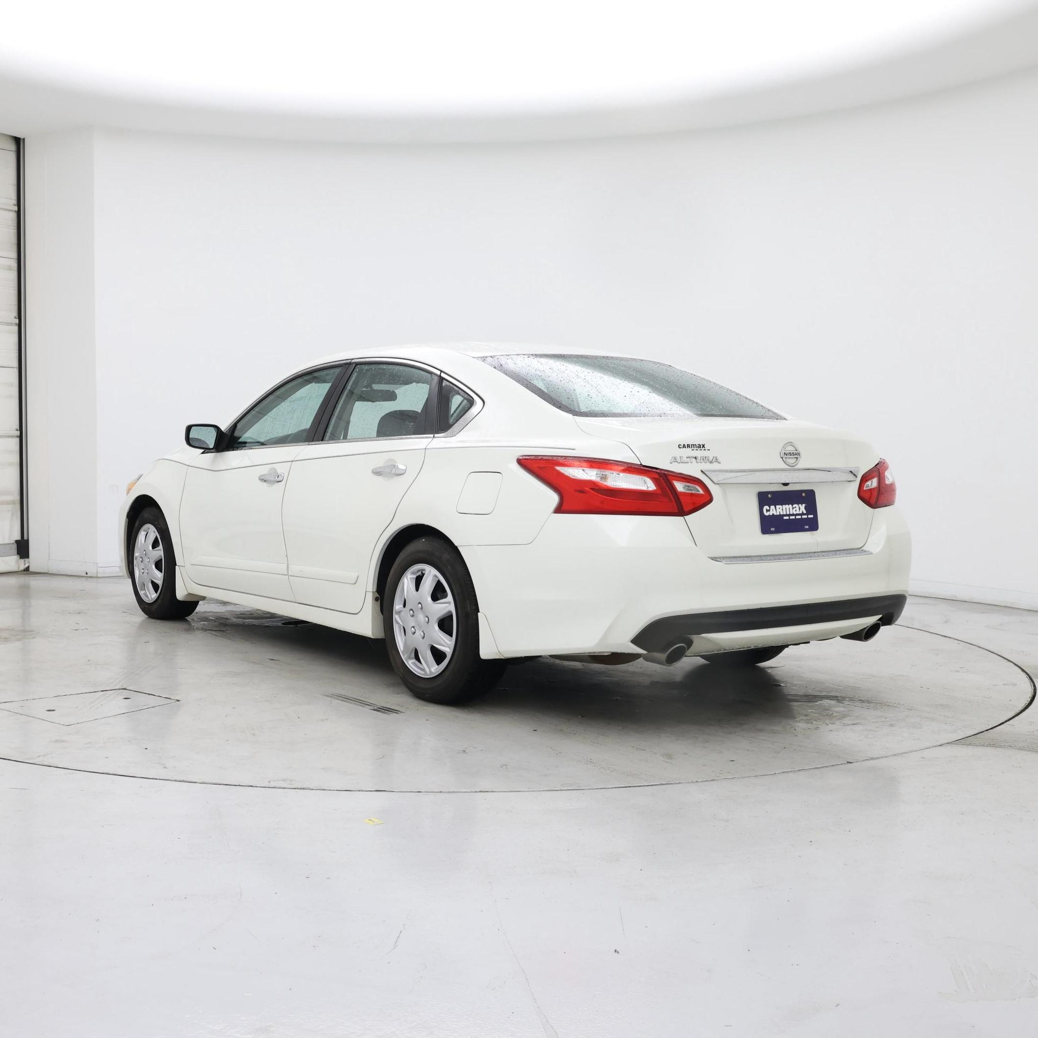 Thumbnail: 2016 Nissan Altima - 2