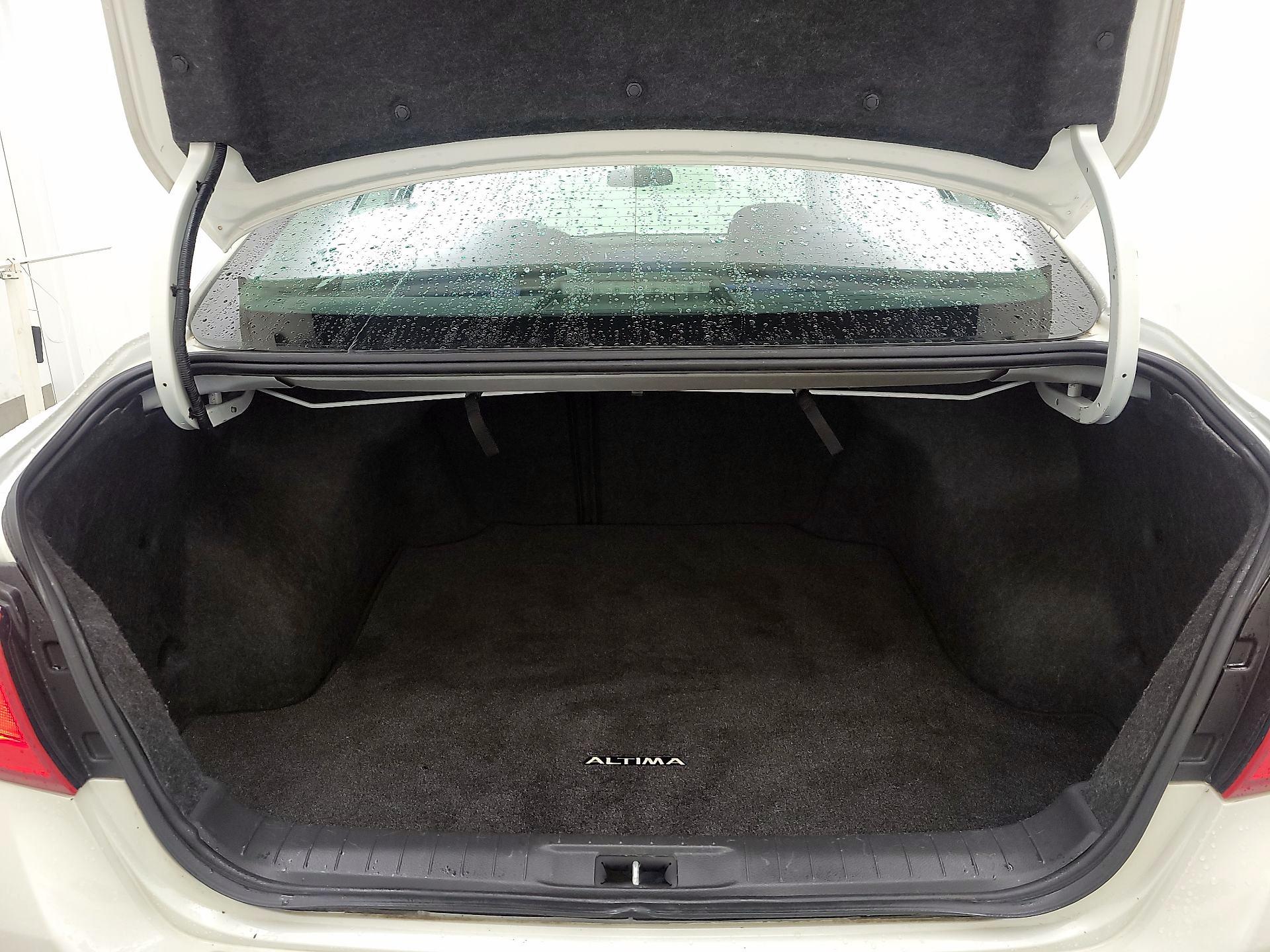 Thumbnail: 2016 Nissan Altima - 20