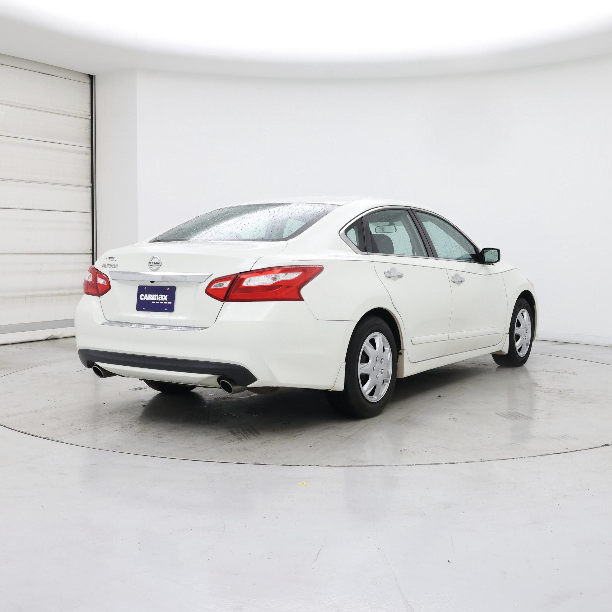 Thumbnail: 2016 Nissan Altima - 8