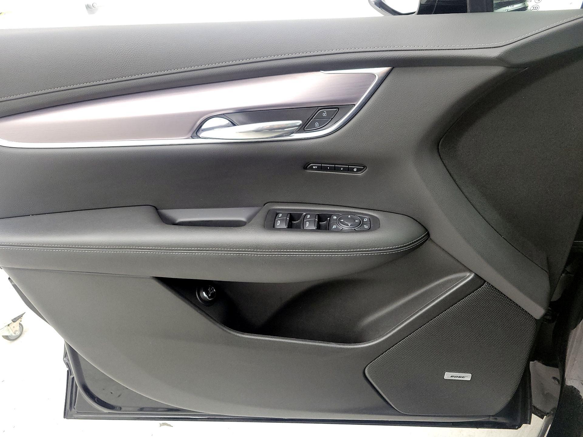 Thumbnail: 2022 Cadillac XT6 - 12