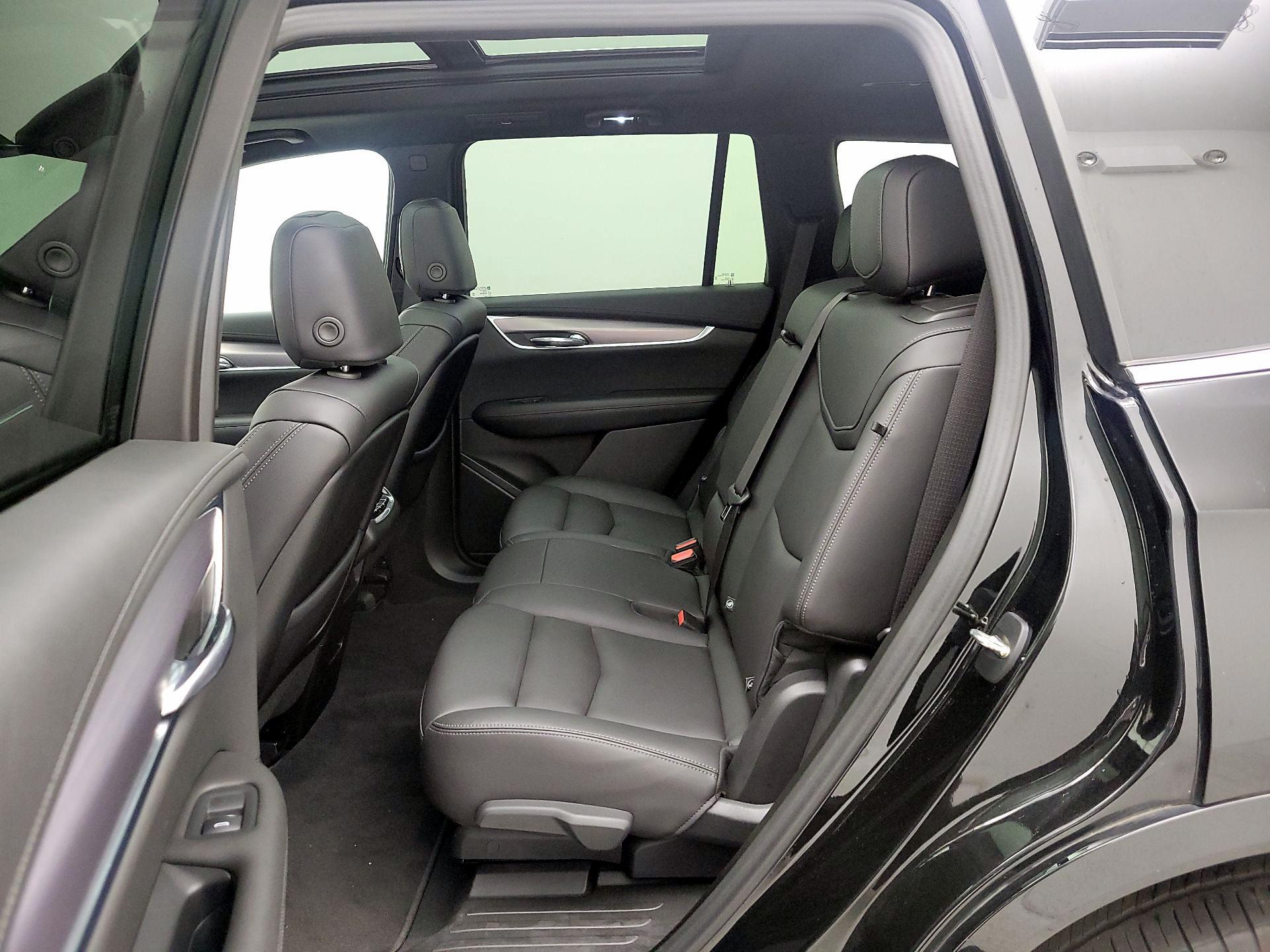 Thumbnail: 2022 Cadillac XT6 - 20