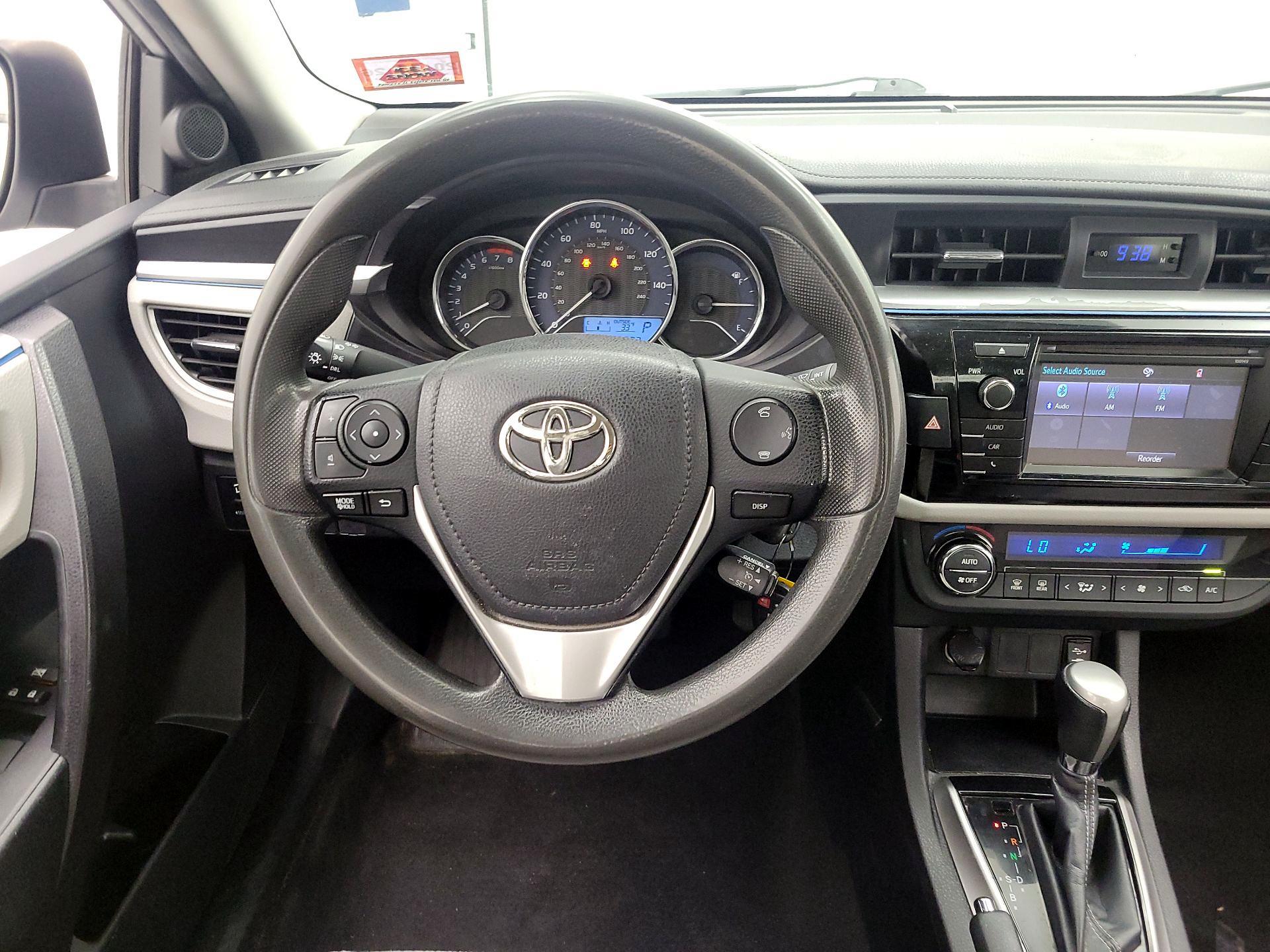 Thumbnail: 2015 Toyota Corolla - 10