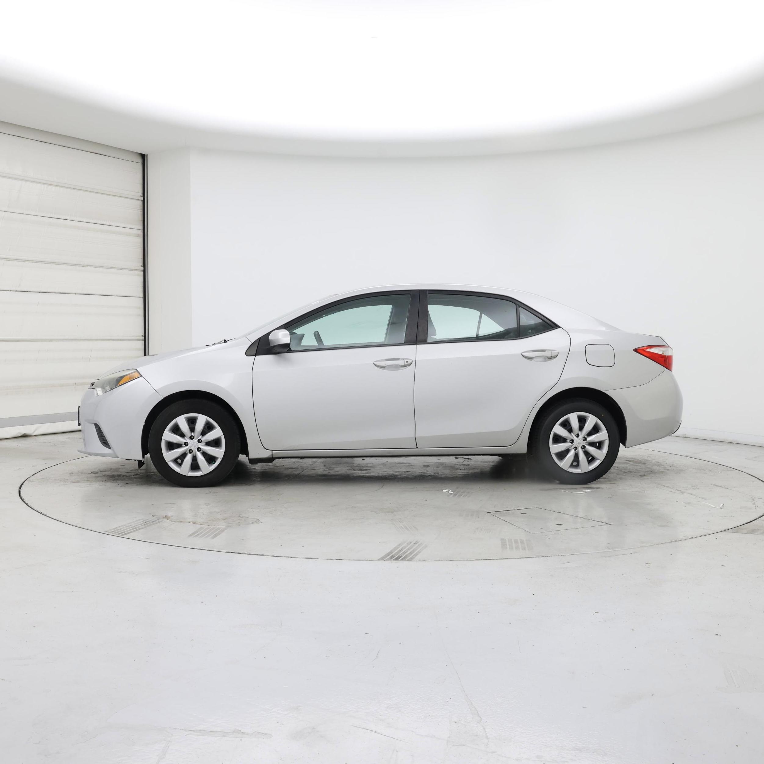 Thumbnail: 2015 Toyota Corolla - 3