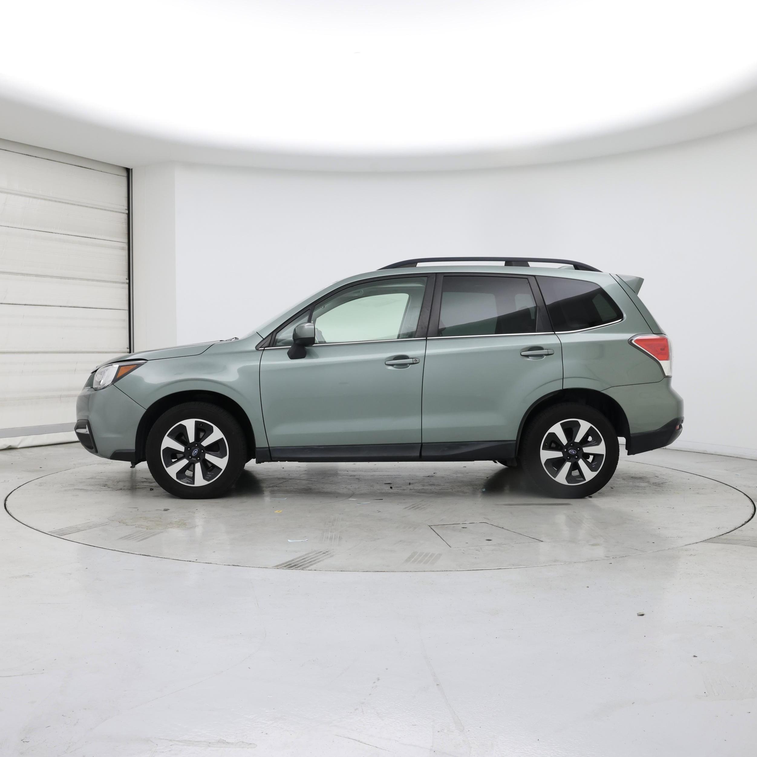 Thumbnail: 2018 Subaru Forester - 3