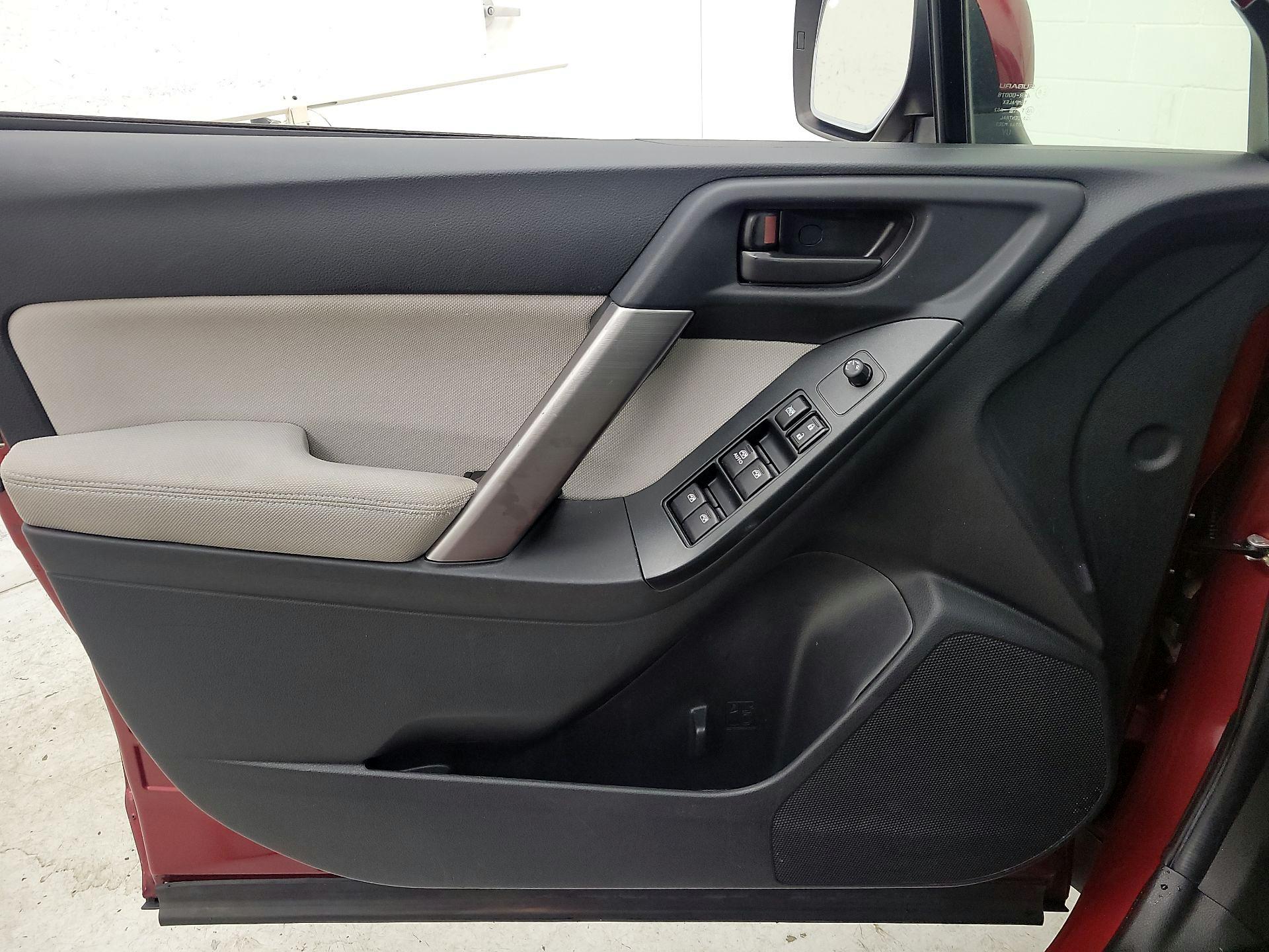 Thumbnail: 2015 Subaru Forester - 12