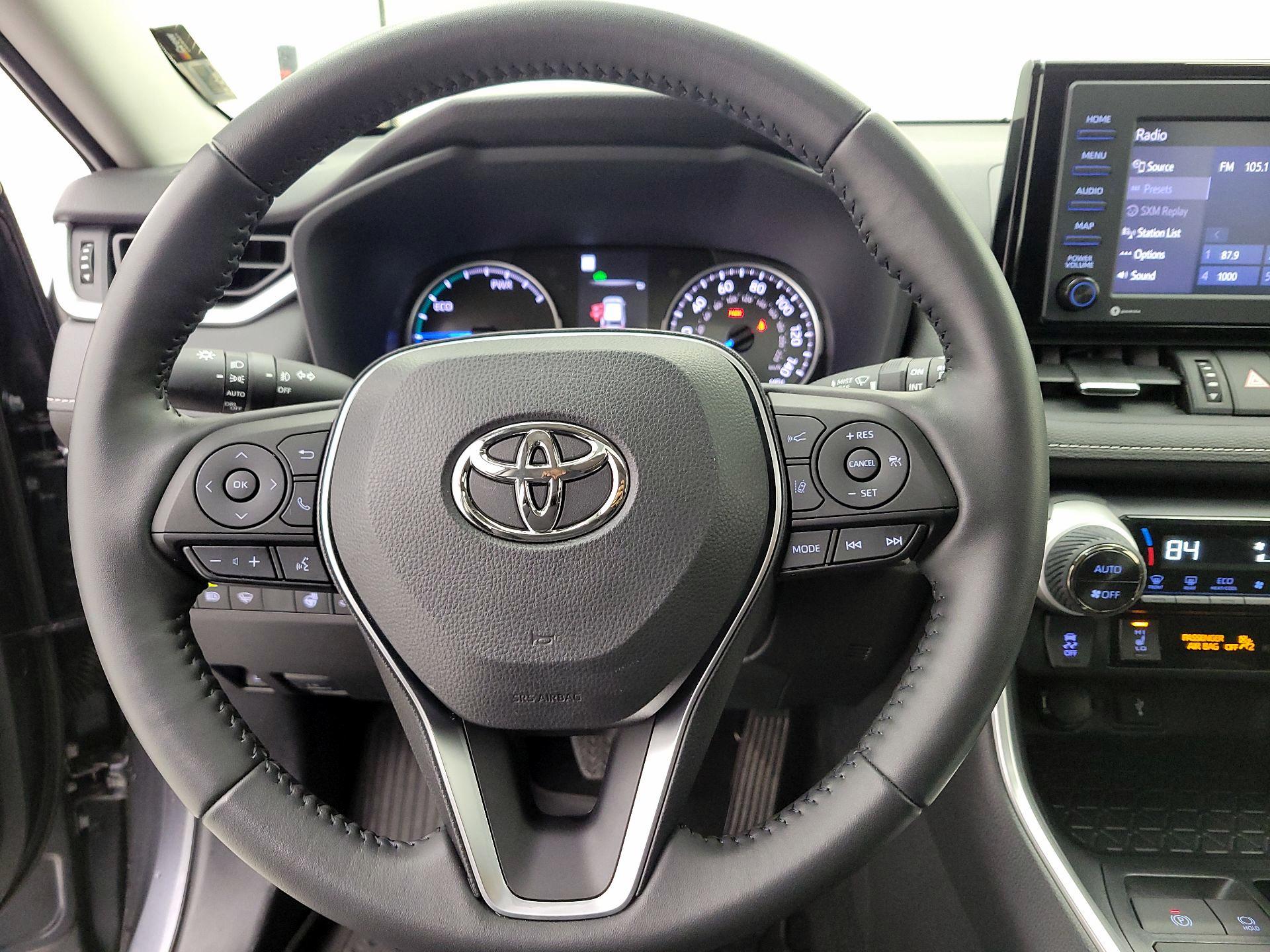 Thumbnail: 2022 Toyota RAV4 - 10
