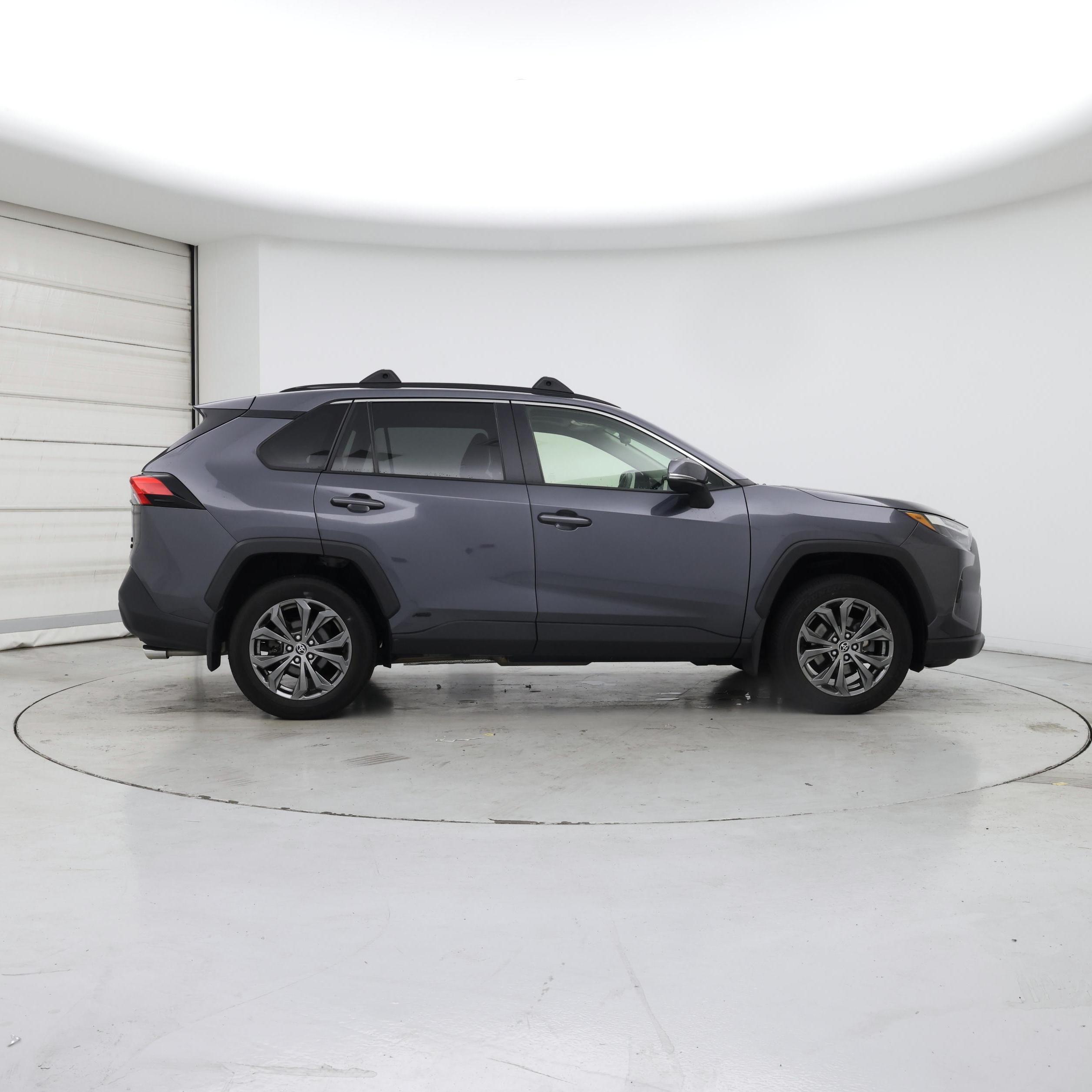 Thumbnail: 2022 Toyota RAV4 - 7