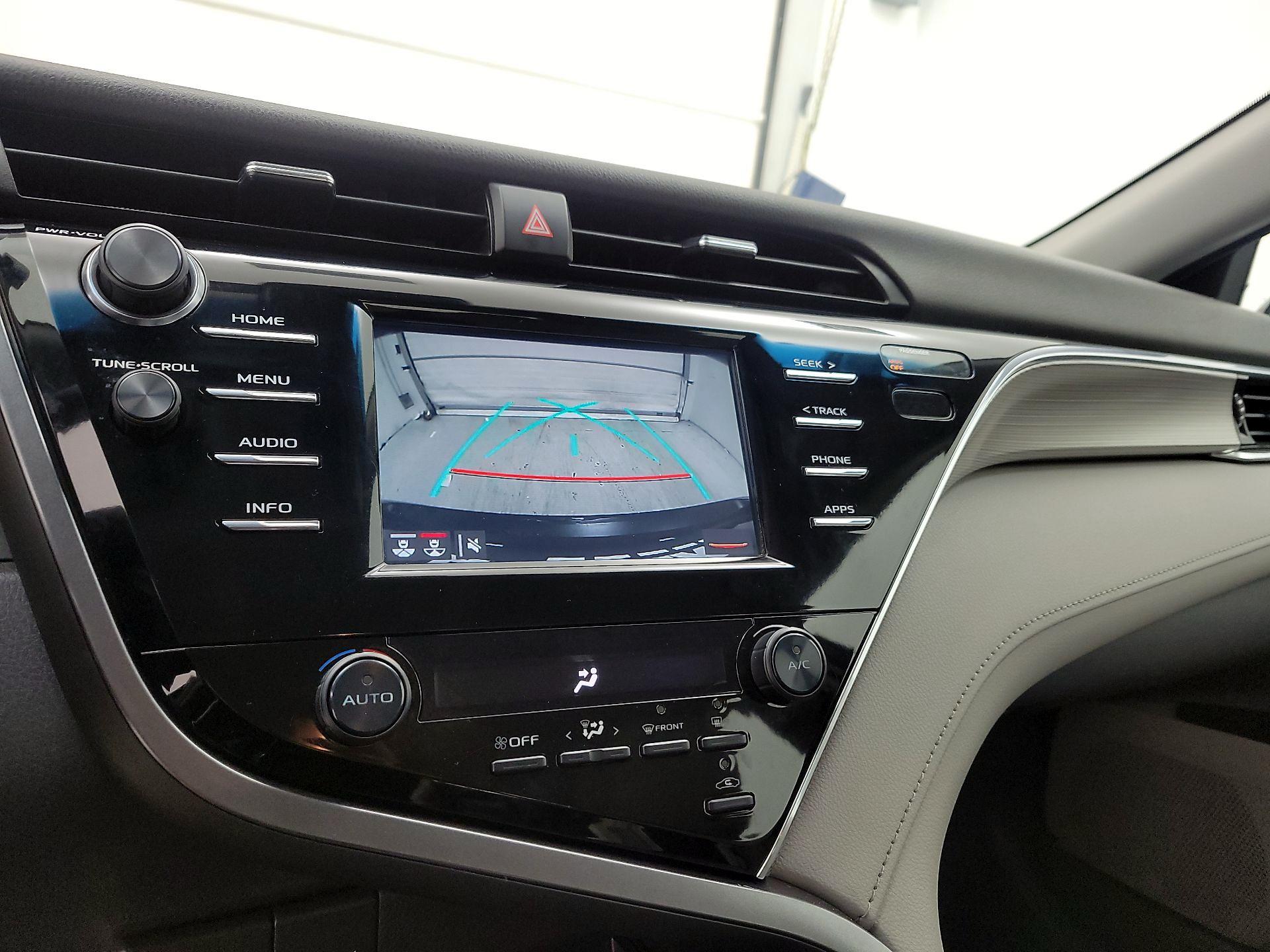 Thumbnail: 2018 Toyota Camry - 14