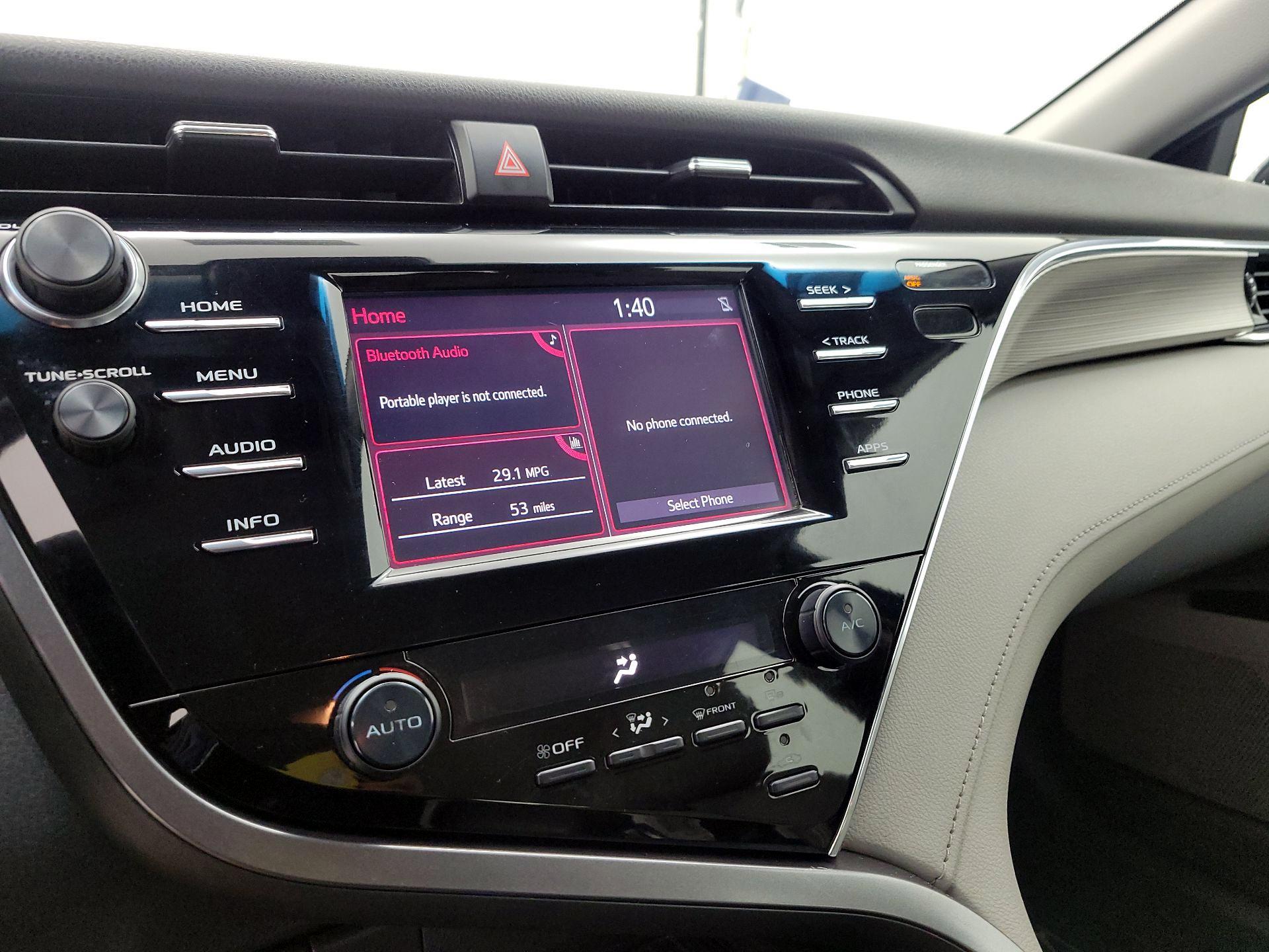 Thumbnail: 2018 Toyota Camry - 15