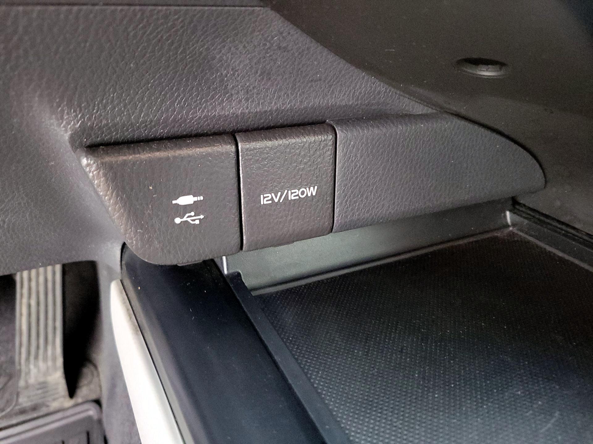 Thumbnail: 2018 Toyota Camry - 18