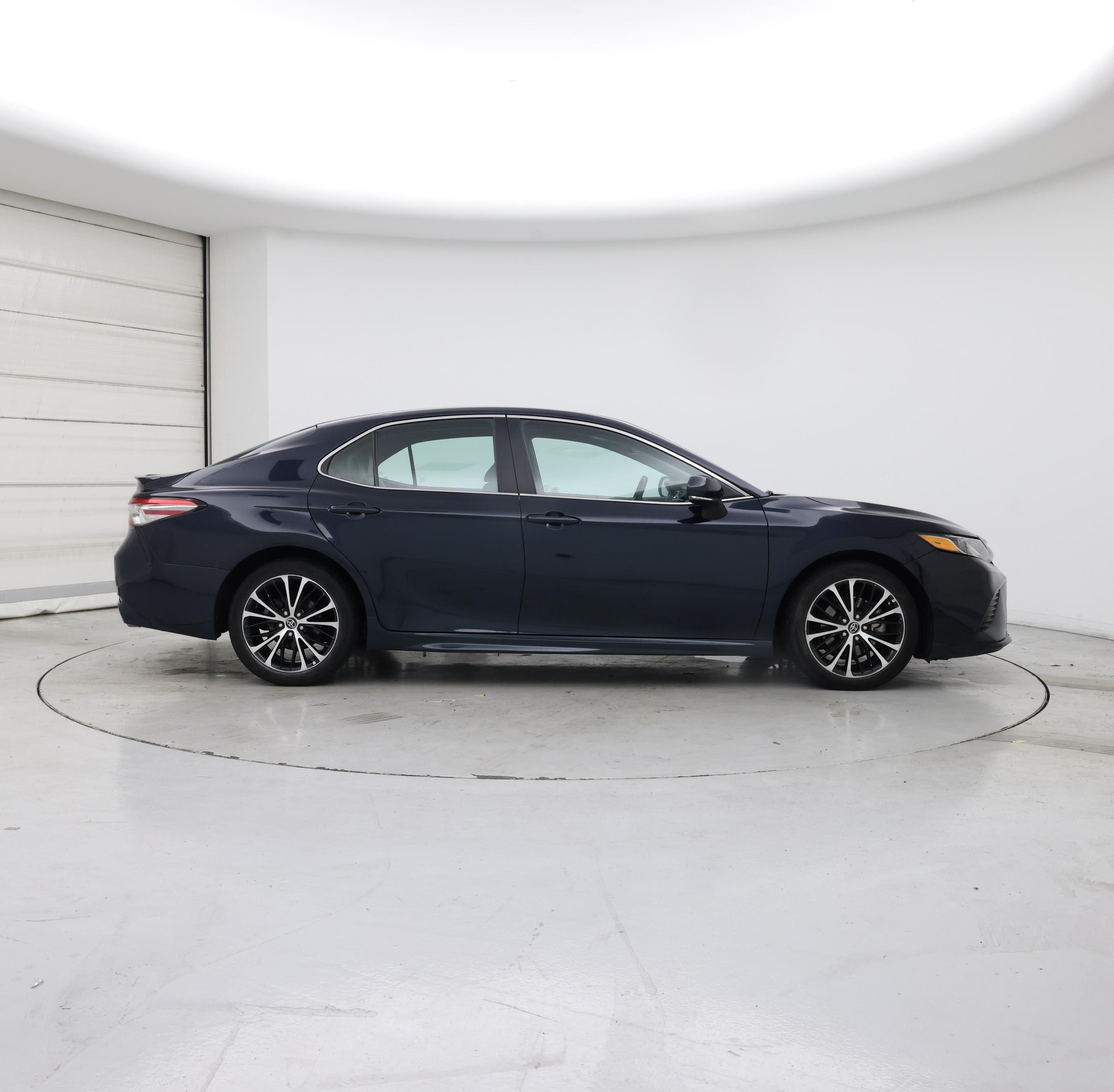Thumbnail: 2018 Toyota Camry - 7