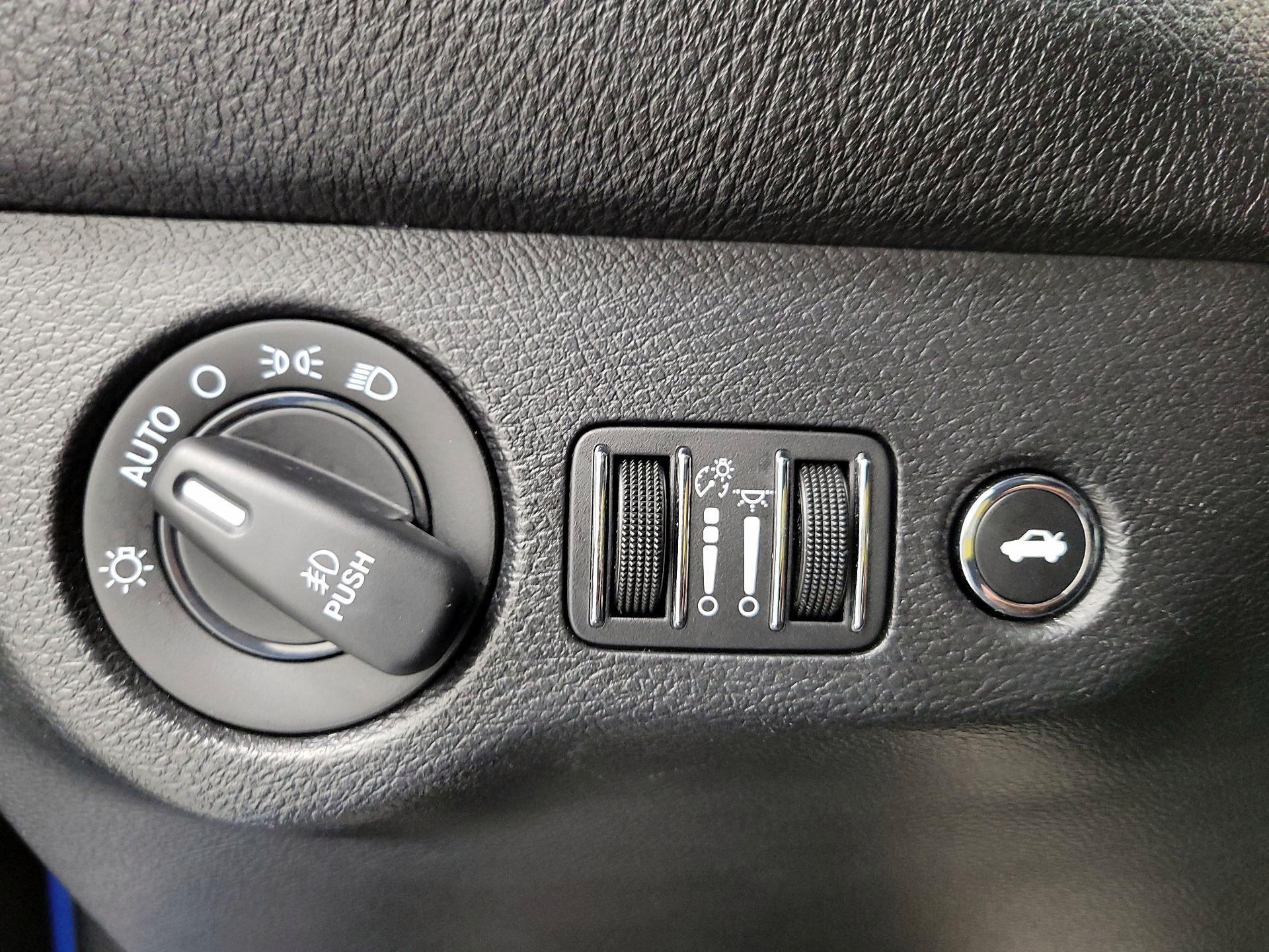 Thumbnail: 2019 Dodge Challenger - 13