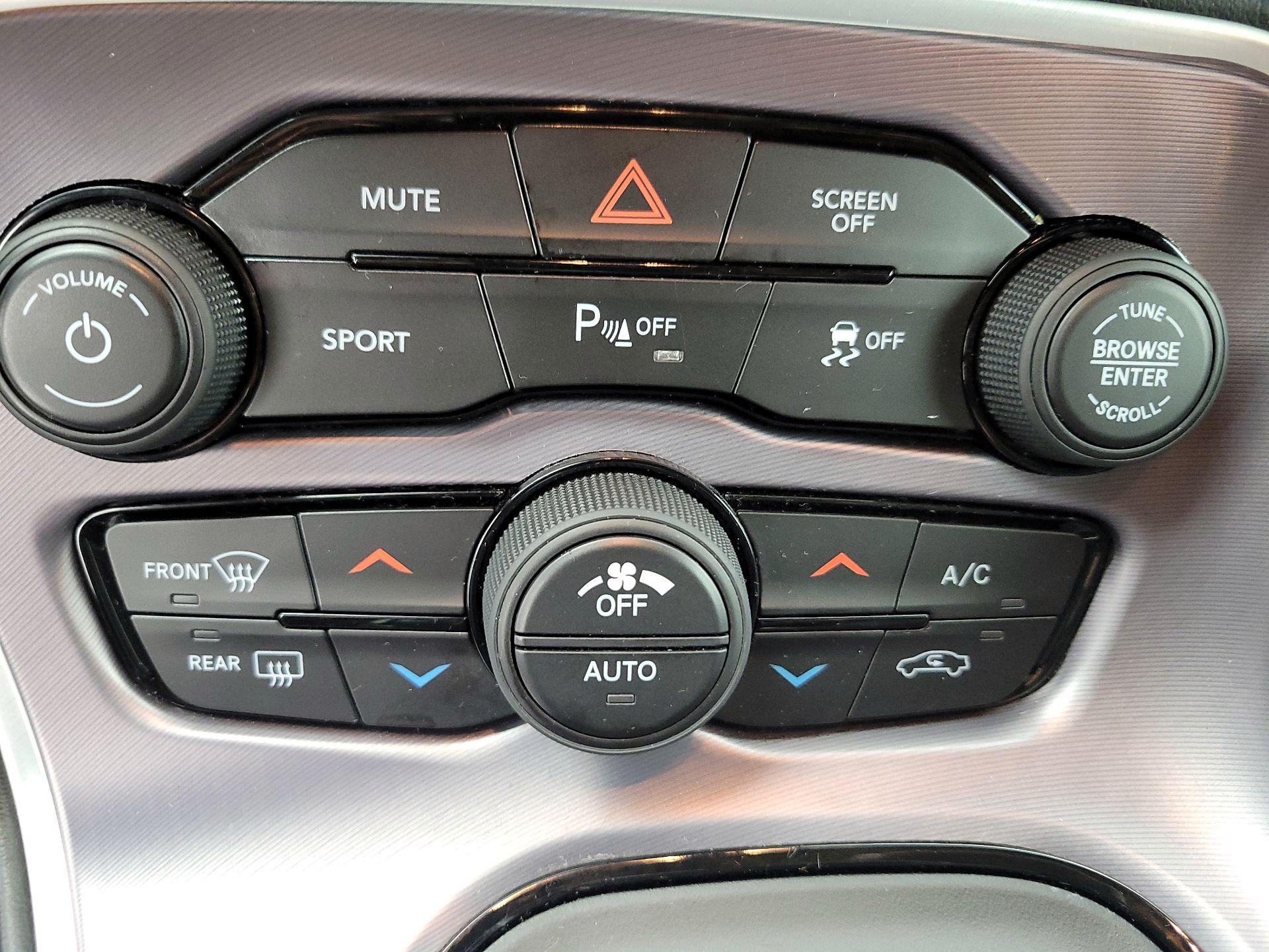 Thumbnail: 2019 Dodge Challenger - 16