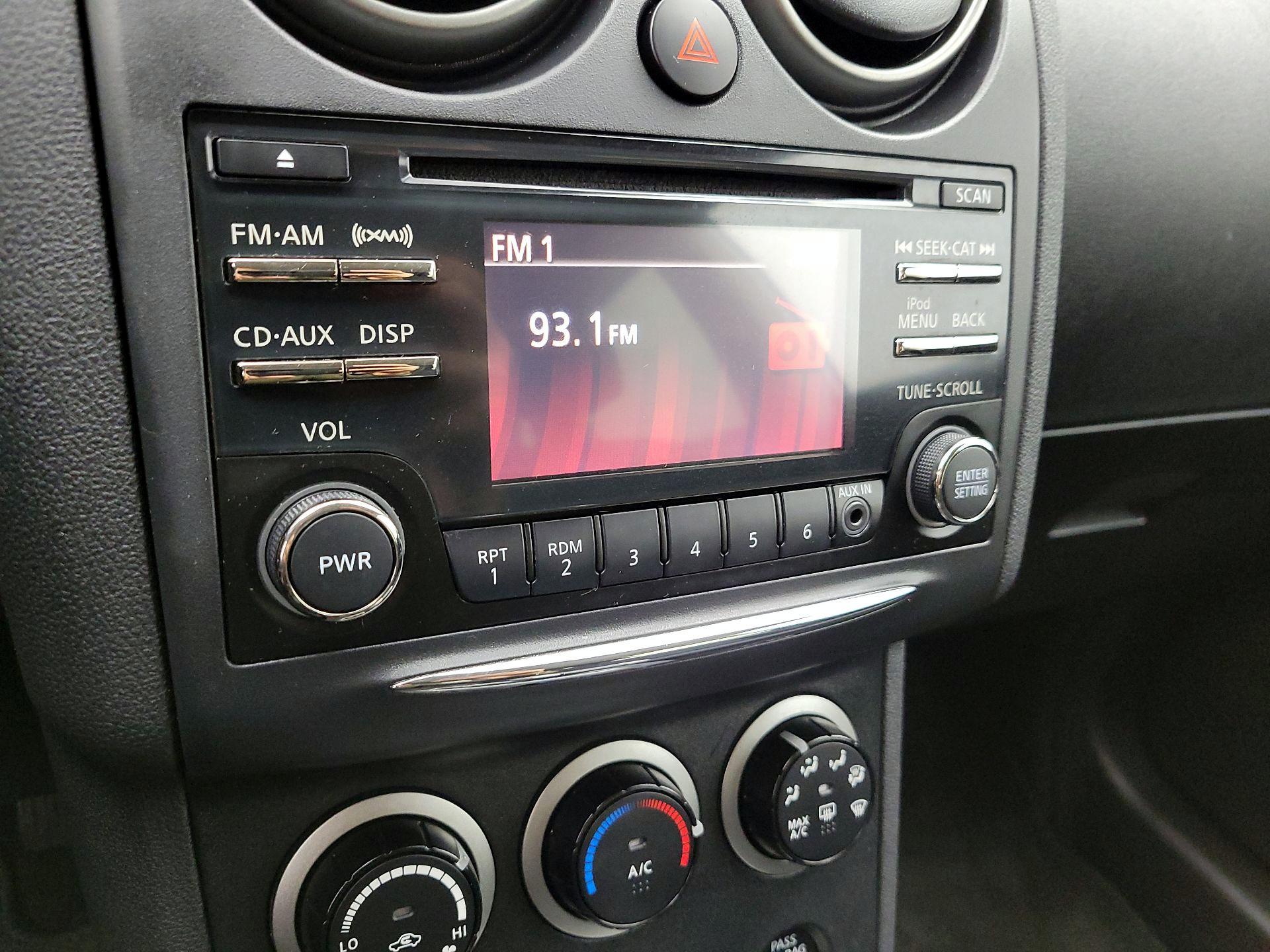 Thumbnail: 2015 Nissan Rogue - 15