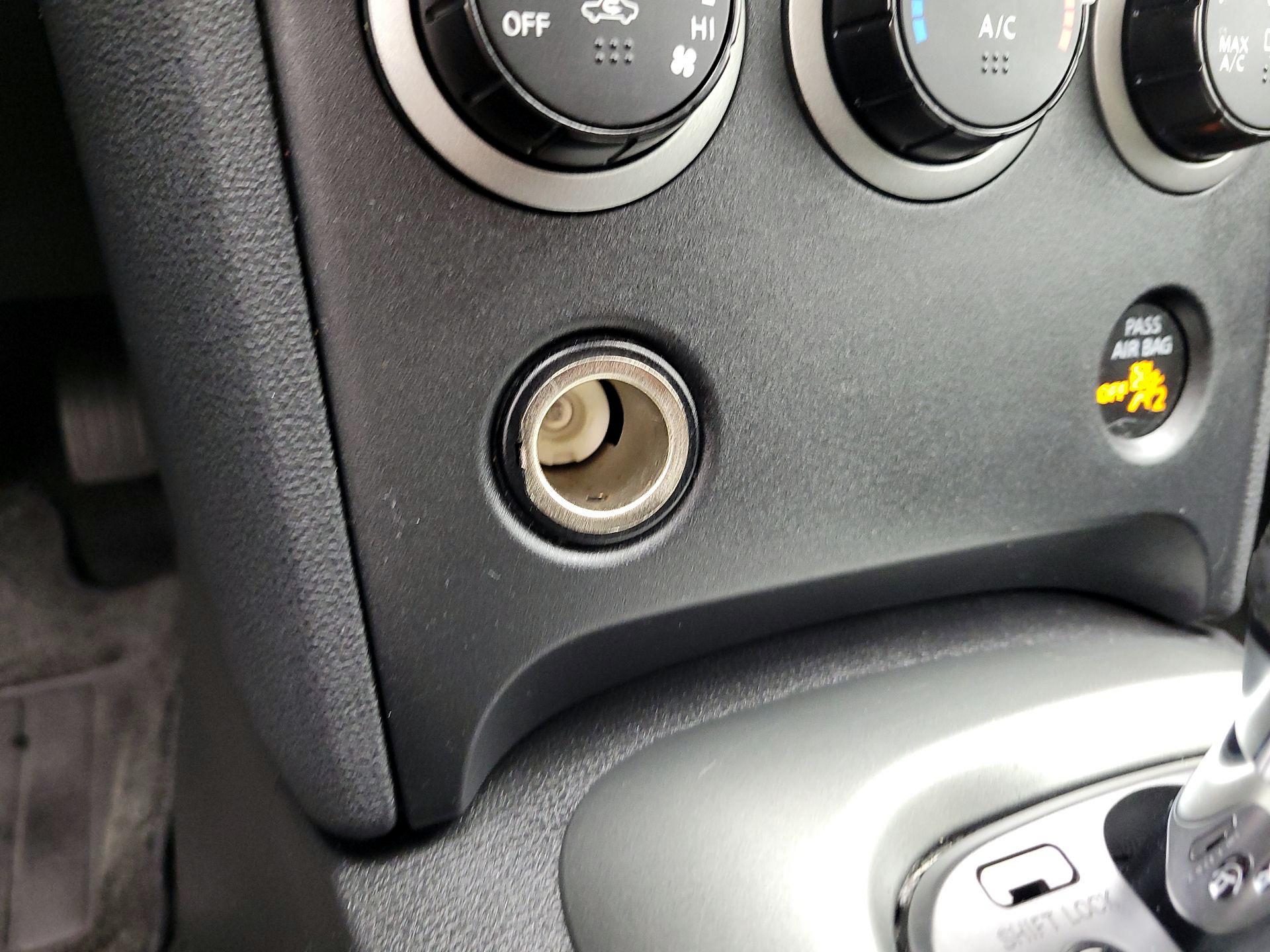 Thumbnail: 2015 Nissan Rogue - 18