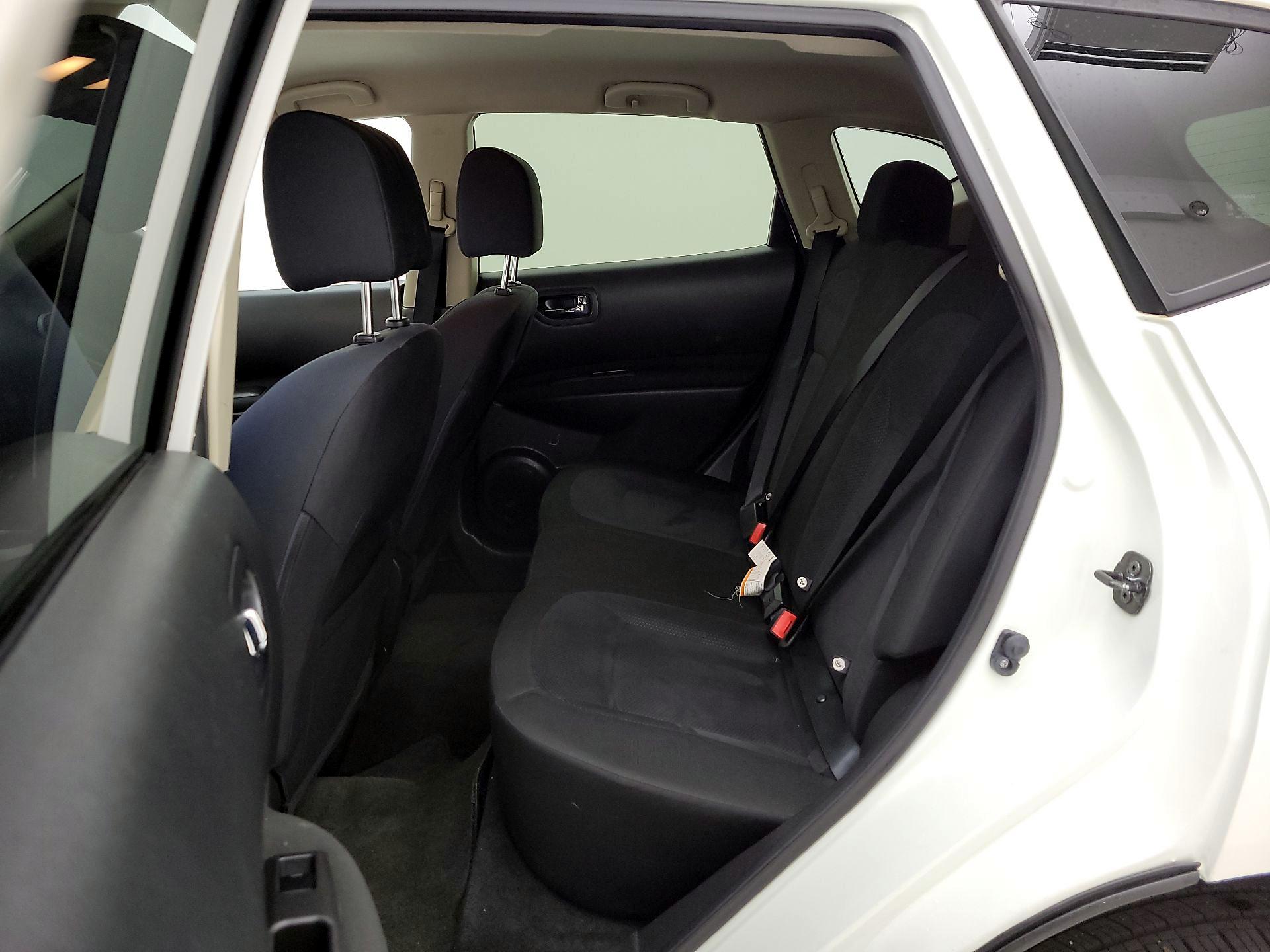 Thumbnail: 2015 Nissan Rogue - 19