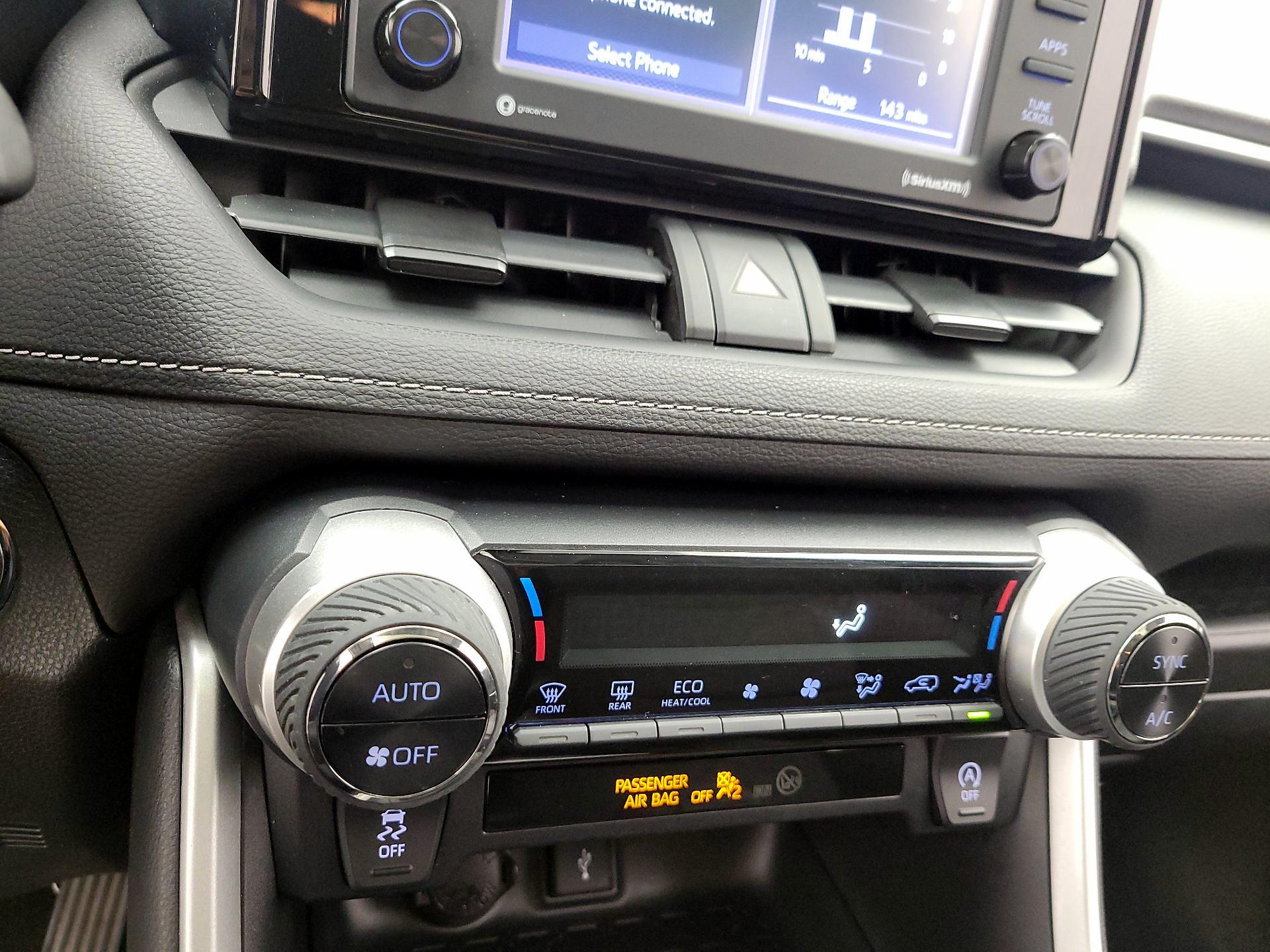 Thumbnail: 2020 Toyota RAV4 - 16