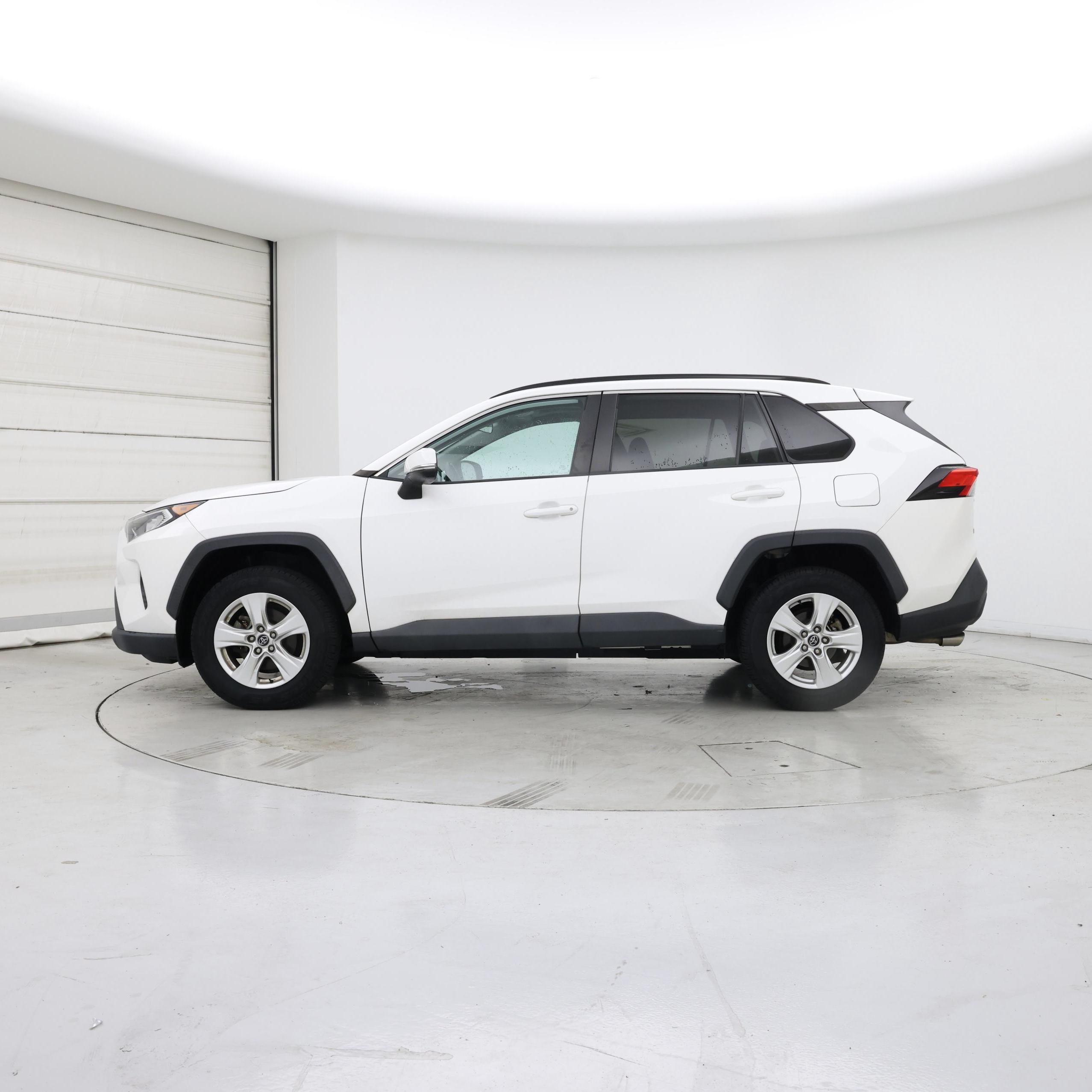 Thumbnail: 2020 Toyota RAV4 - 3