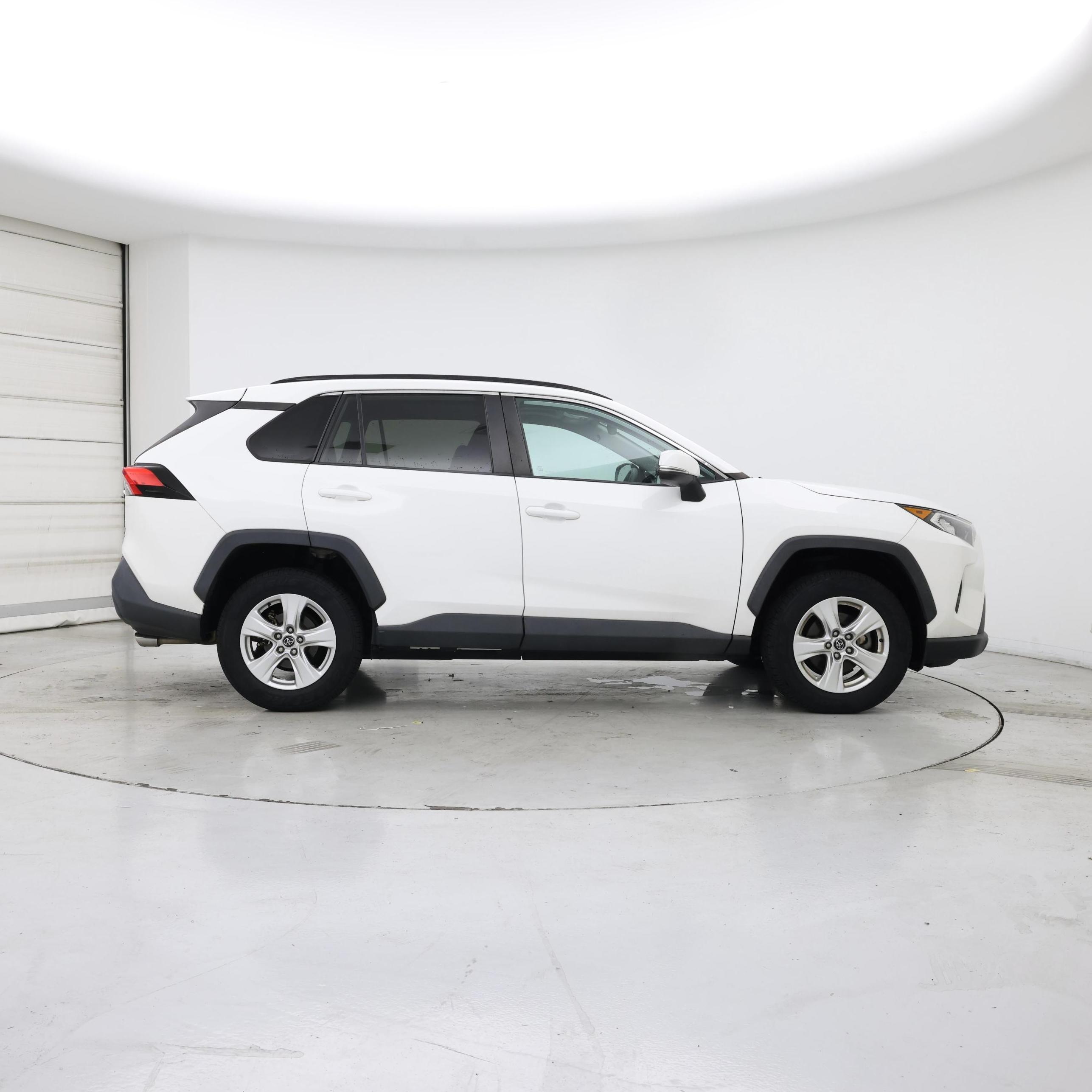 Thumbnail: 2020 Toyota RAV4 - 7