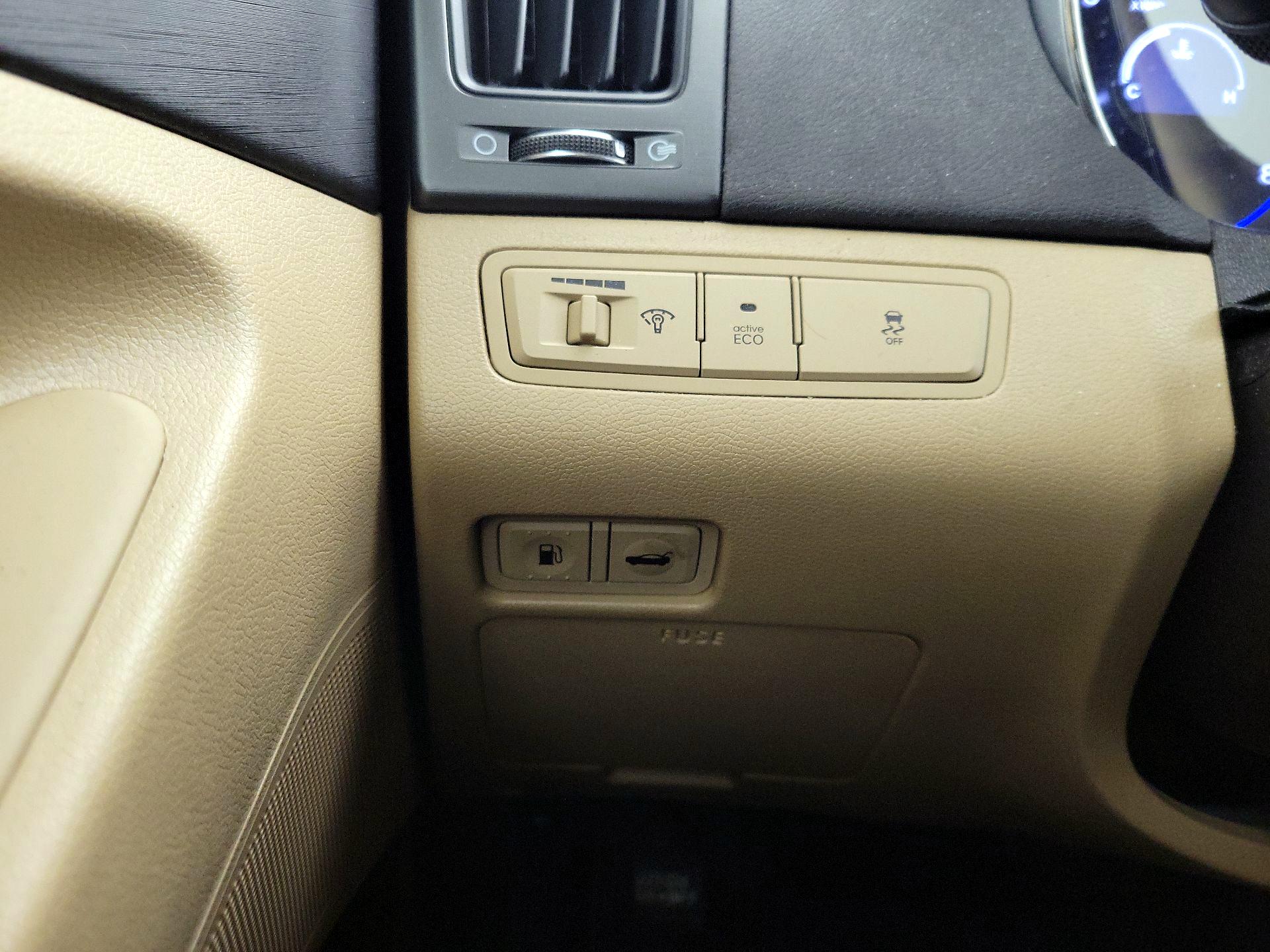 Thumbnail: 2014 Hyundai Sonata - 13