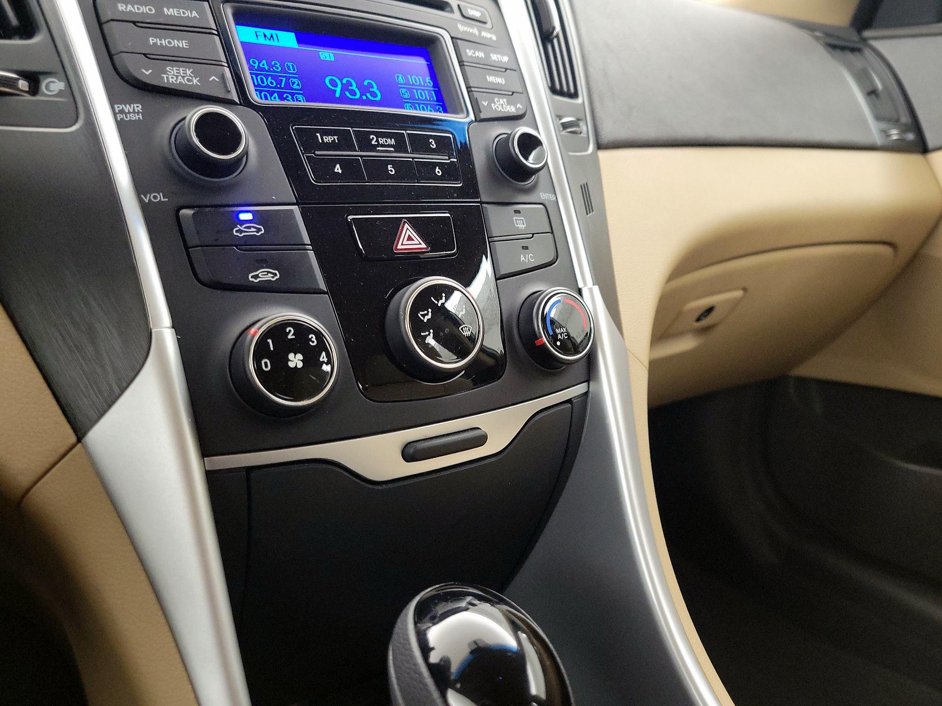 Thumbnail: 2014 Hyundai Sonata - 15